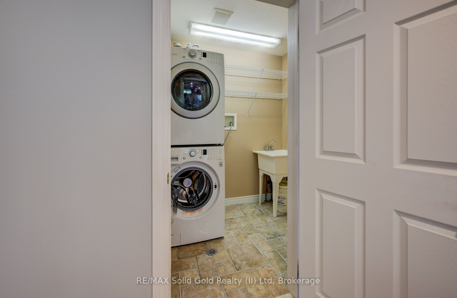 2 Smetana Drive Property Photo 19