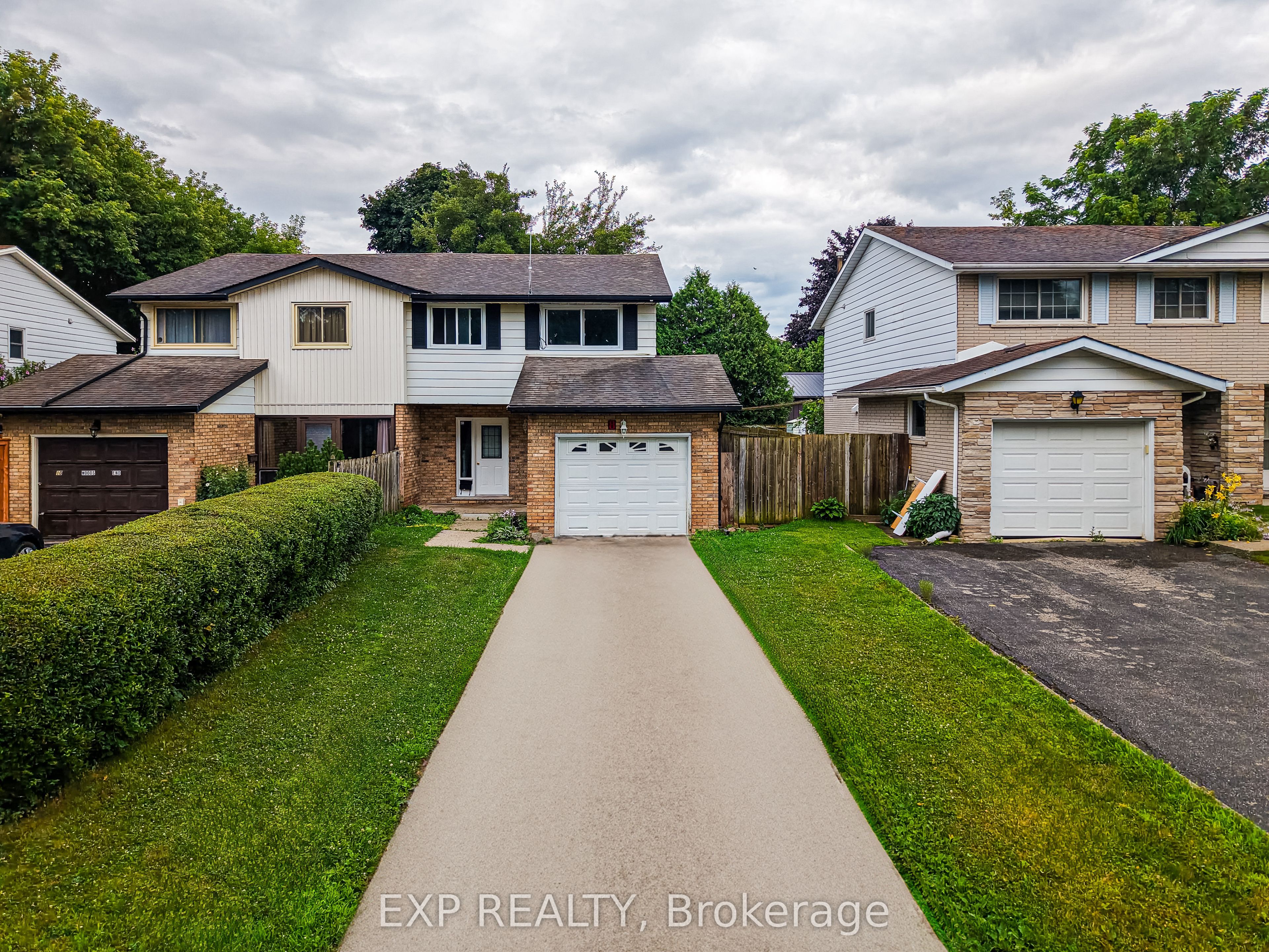 8 Woods End Property Photo 1