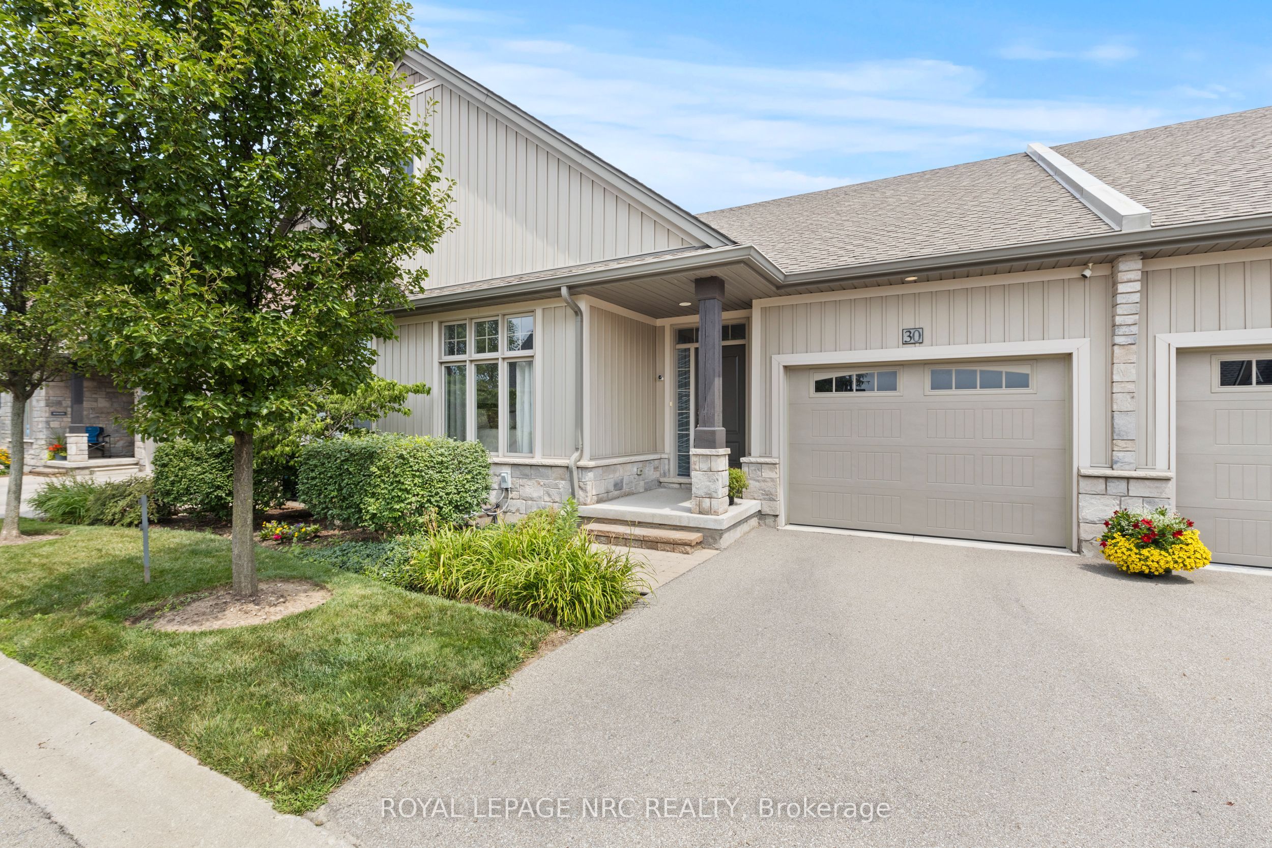 30 Blossom Common Property Photo 2