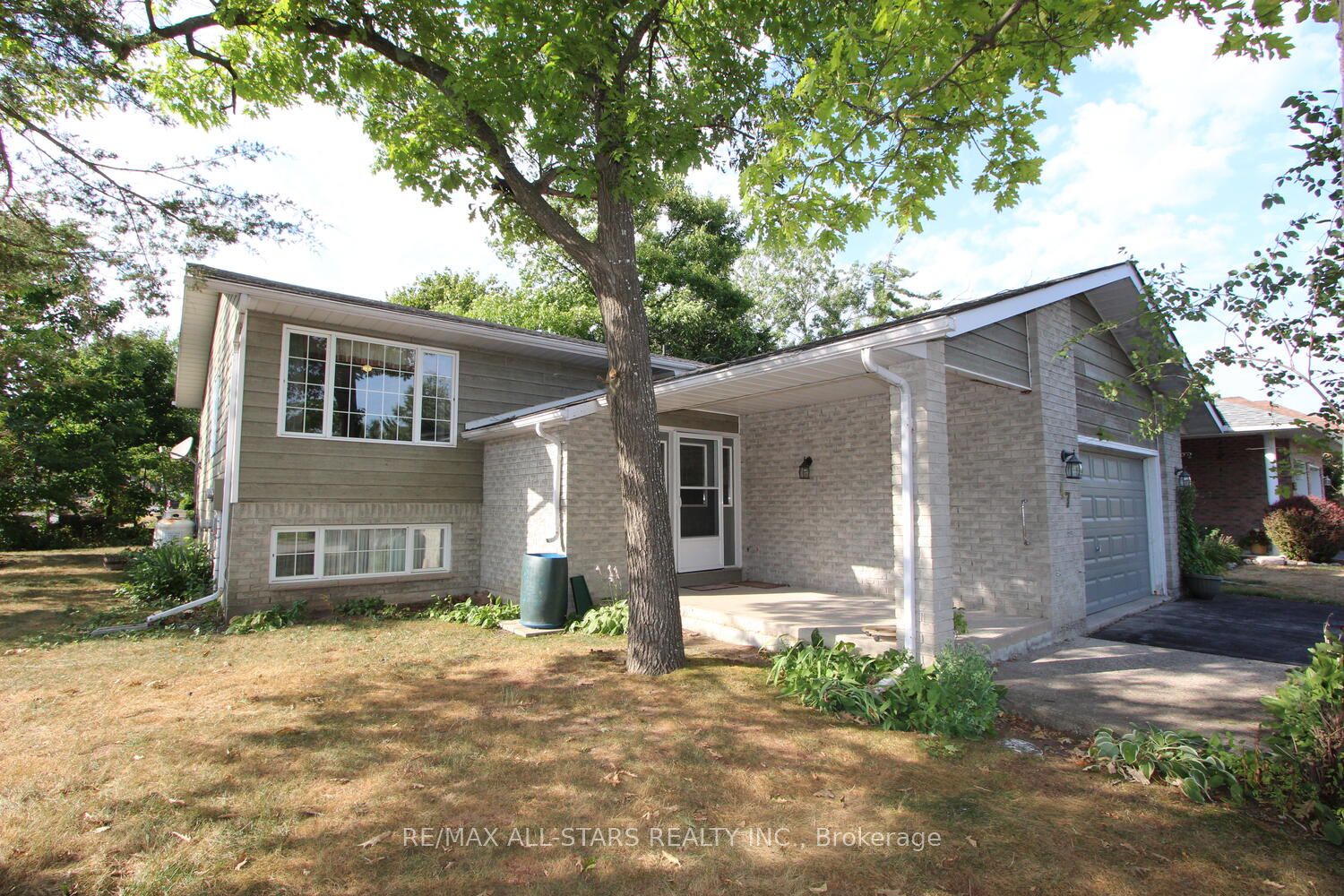 47 Cedartree Ln Property Photo 1