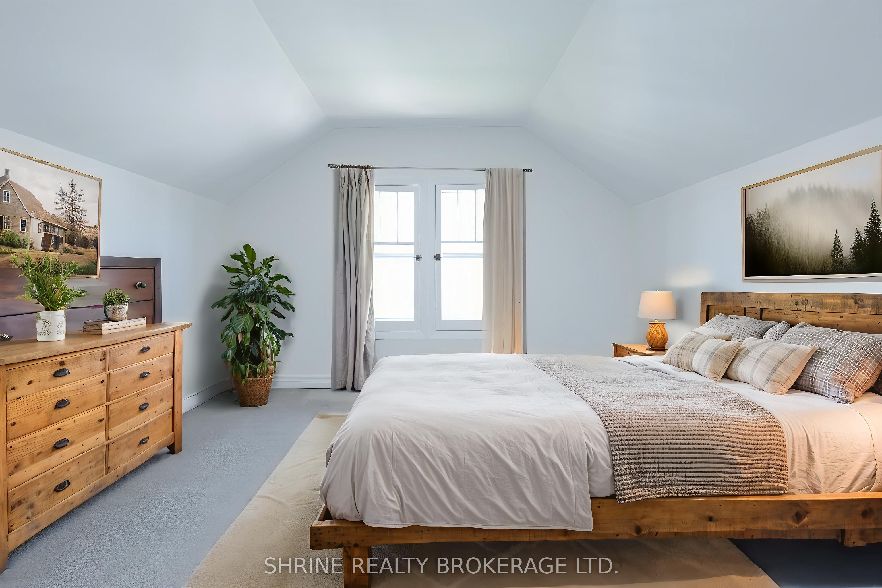 853 Queens Avenue Property Photo 6