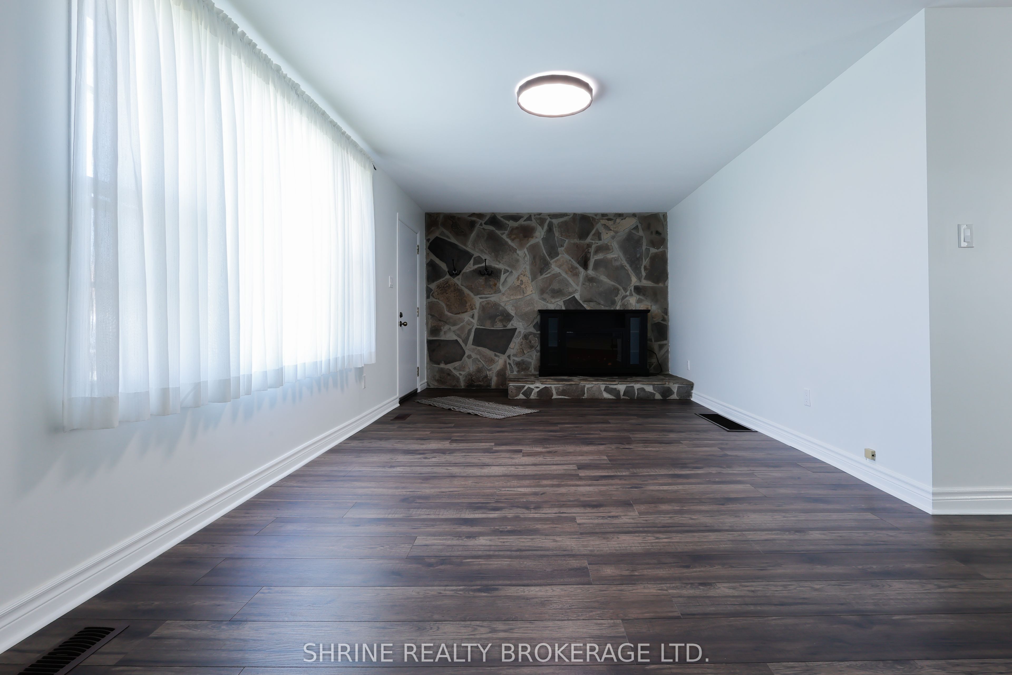 853 Queens Avenue Property Photo 10