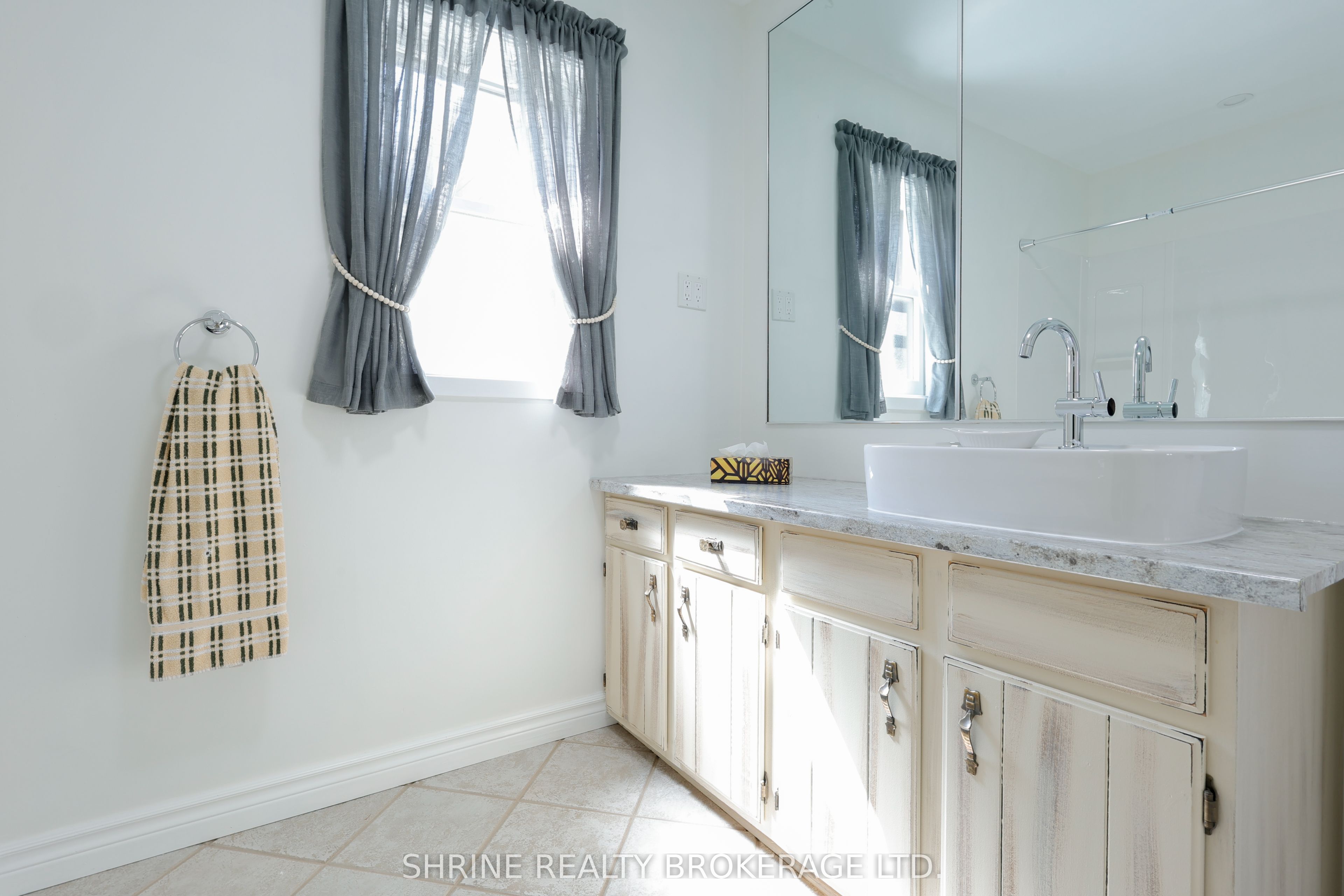 853 Queens Avenue Property Photo 16