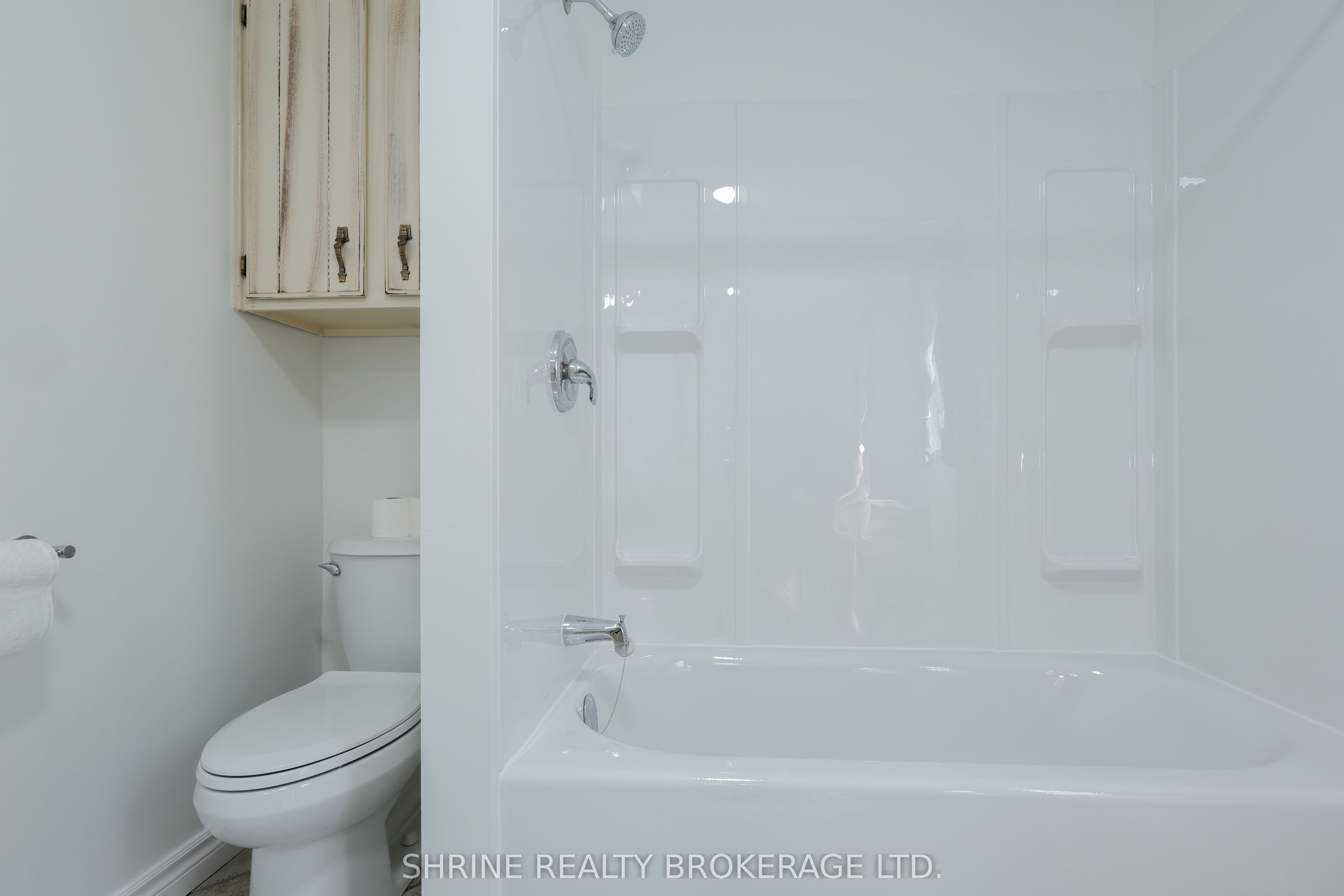 853 Queens Avenue Property Photo 17