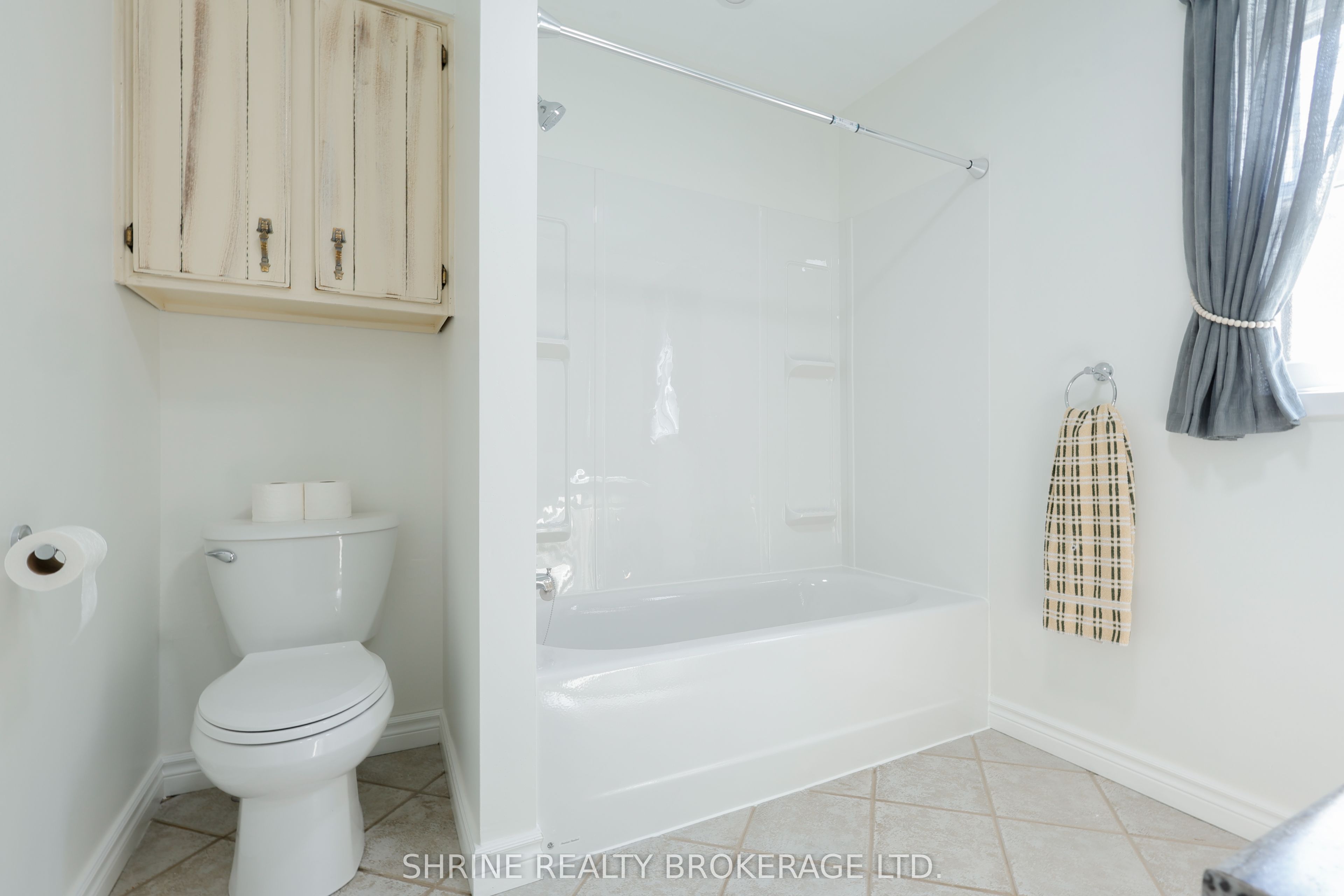 853 Queens Avenue Property Photo 18