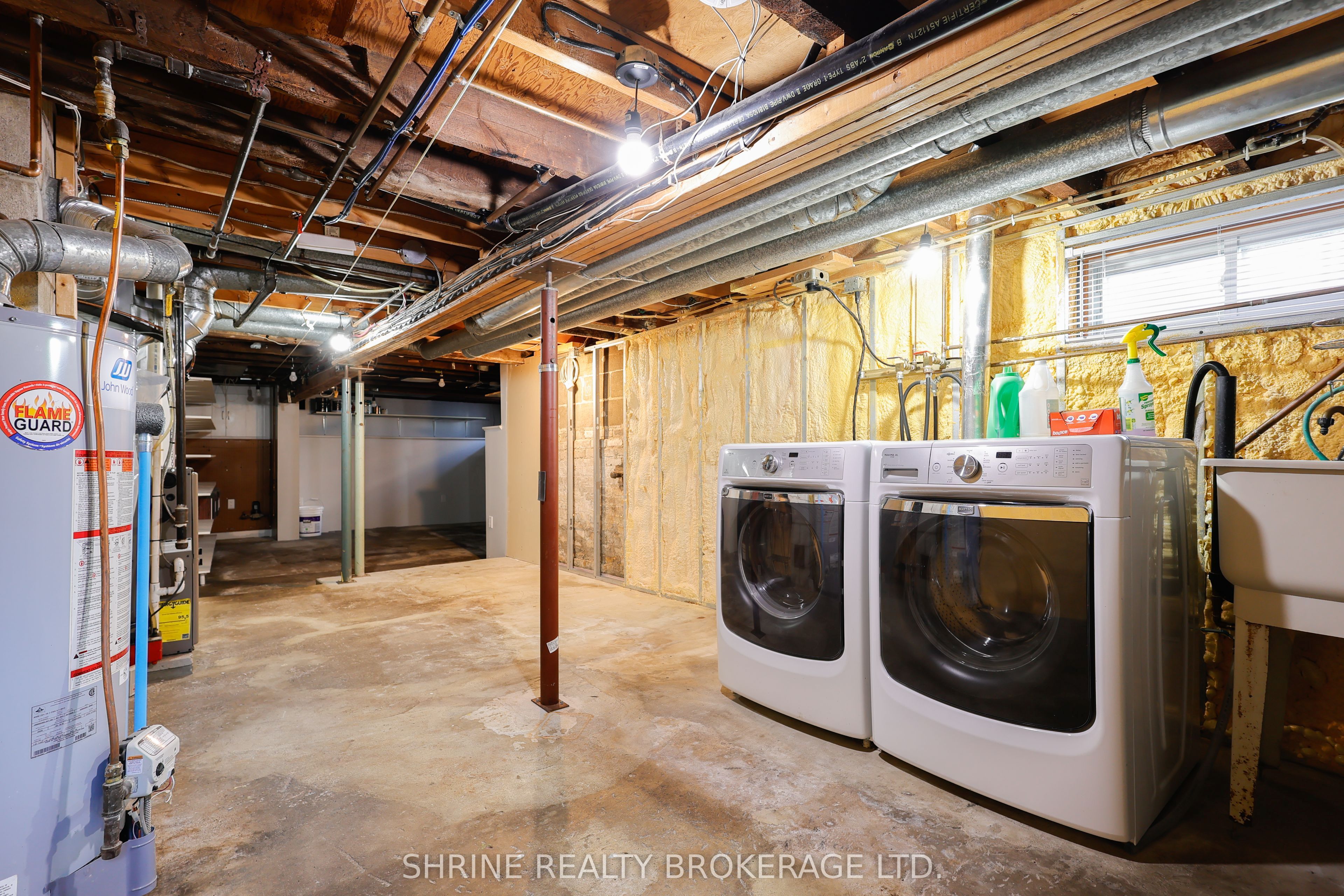 853 Queens Avenue Property Photo 22