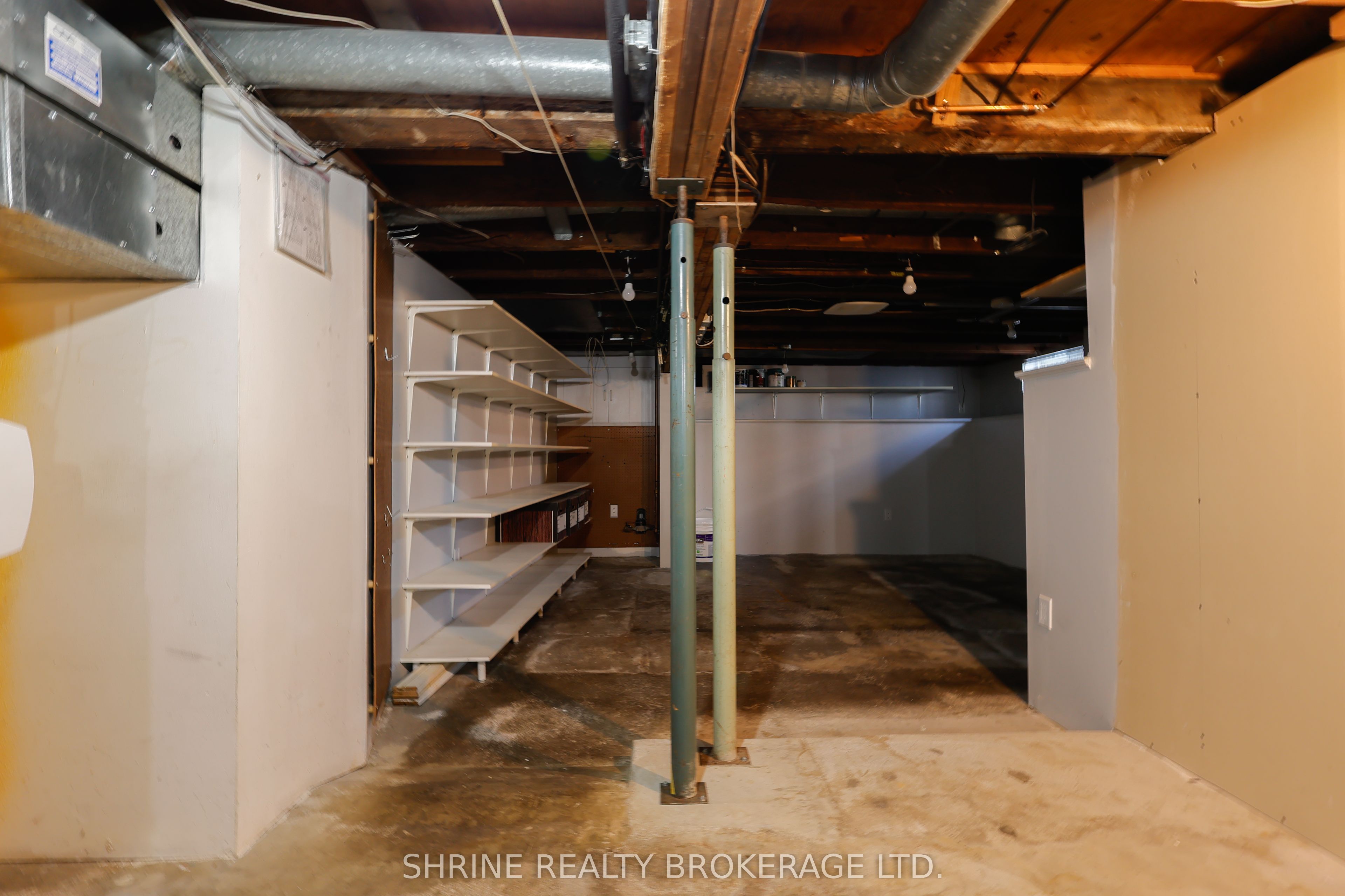 853 Queens Avenue Property Photo 23