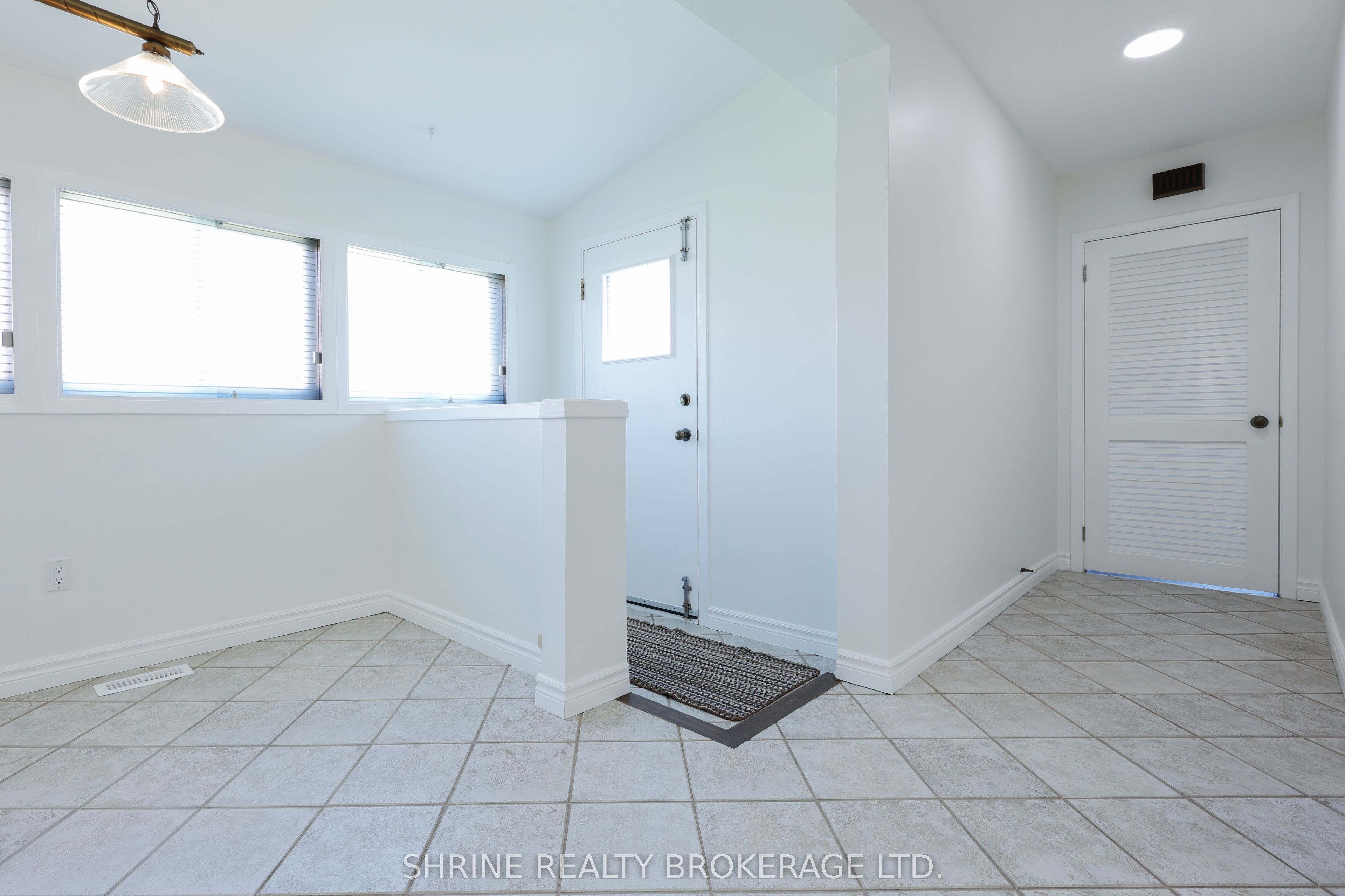 853 Queens Avenue Property Photo 24