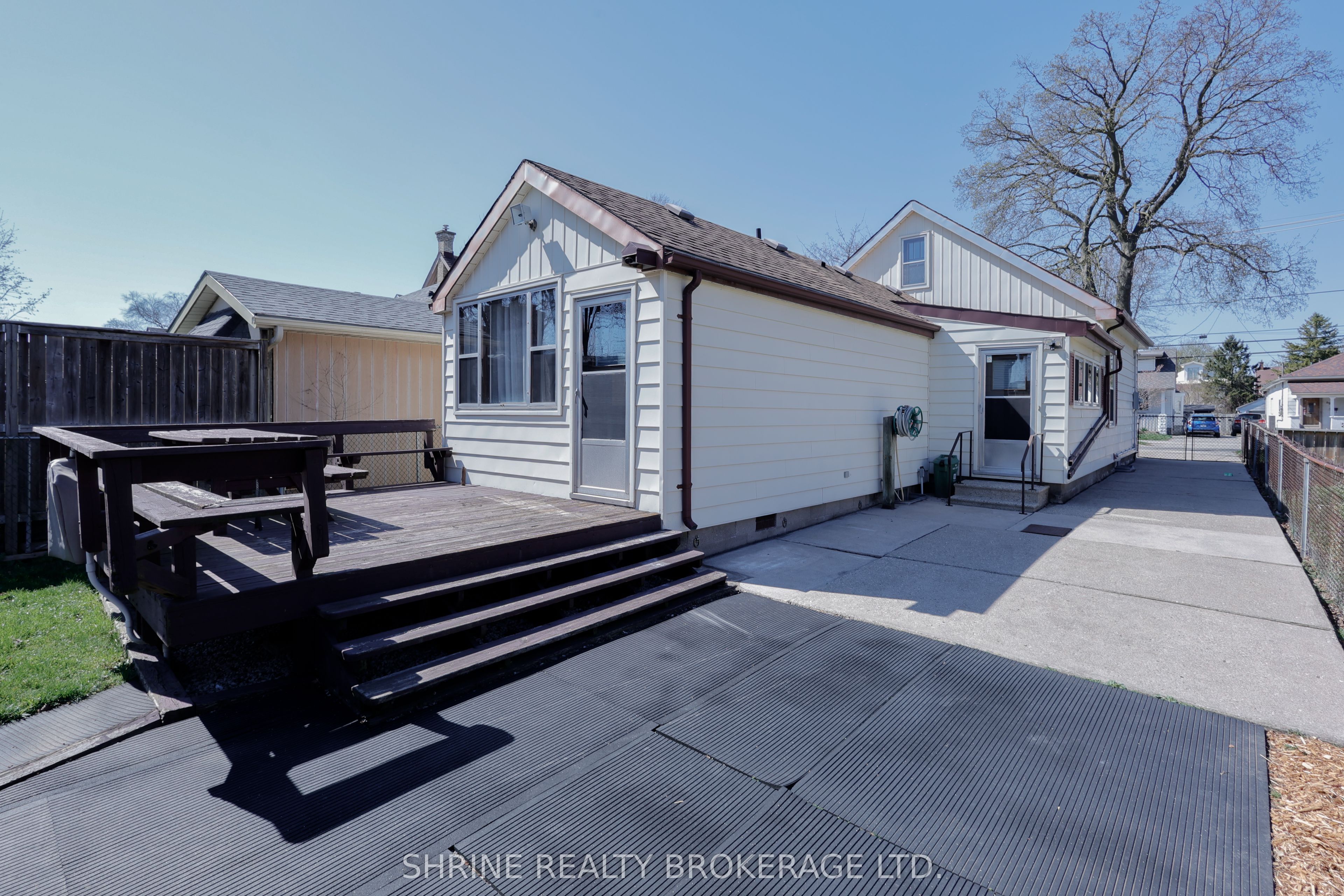 853 Queens Avenue Property Photo 25
