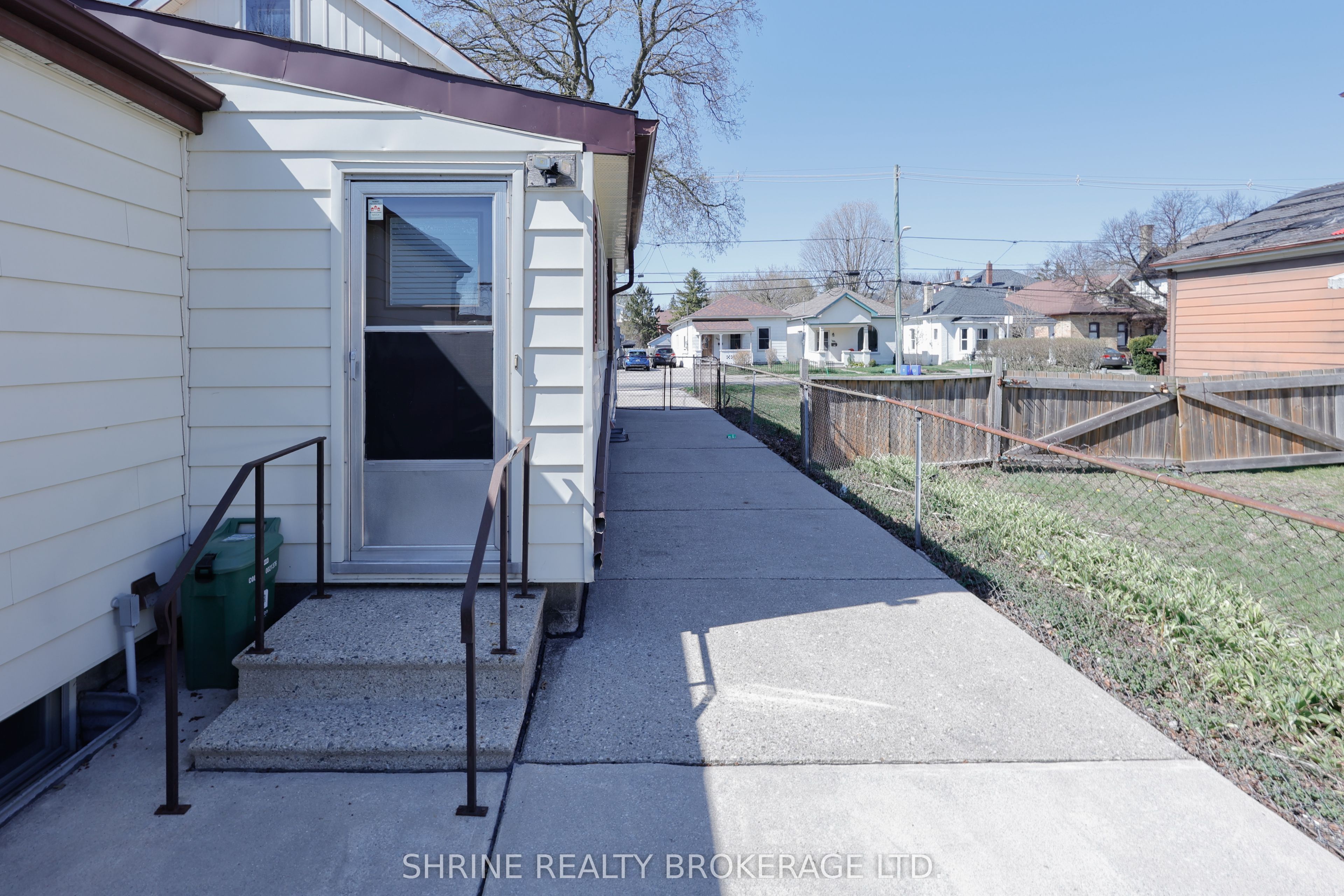 853 Queens Avenue Property Photo 34