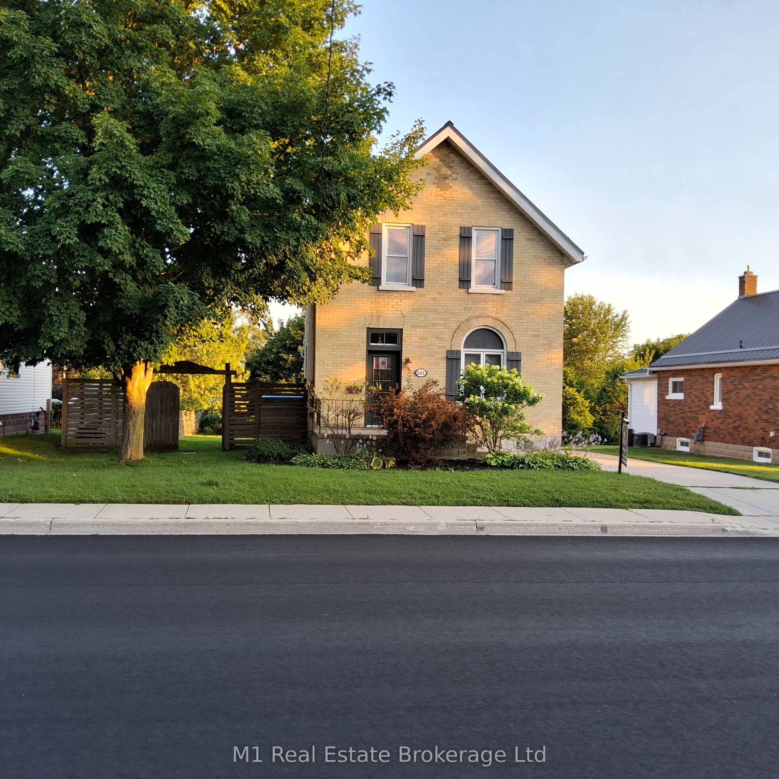 541 9th Street Property Photo 1