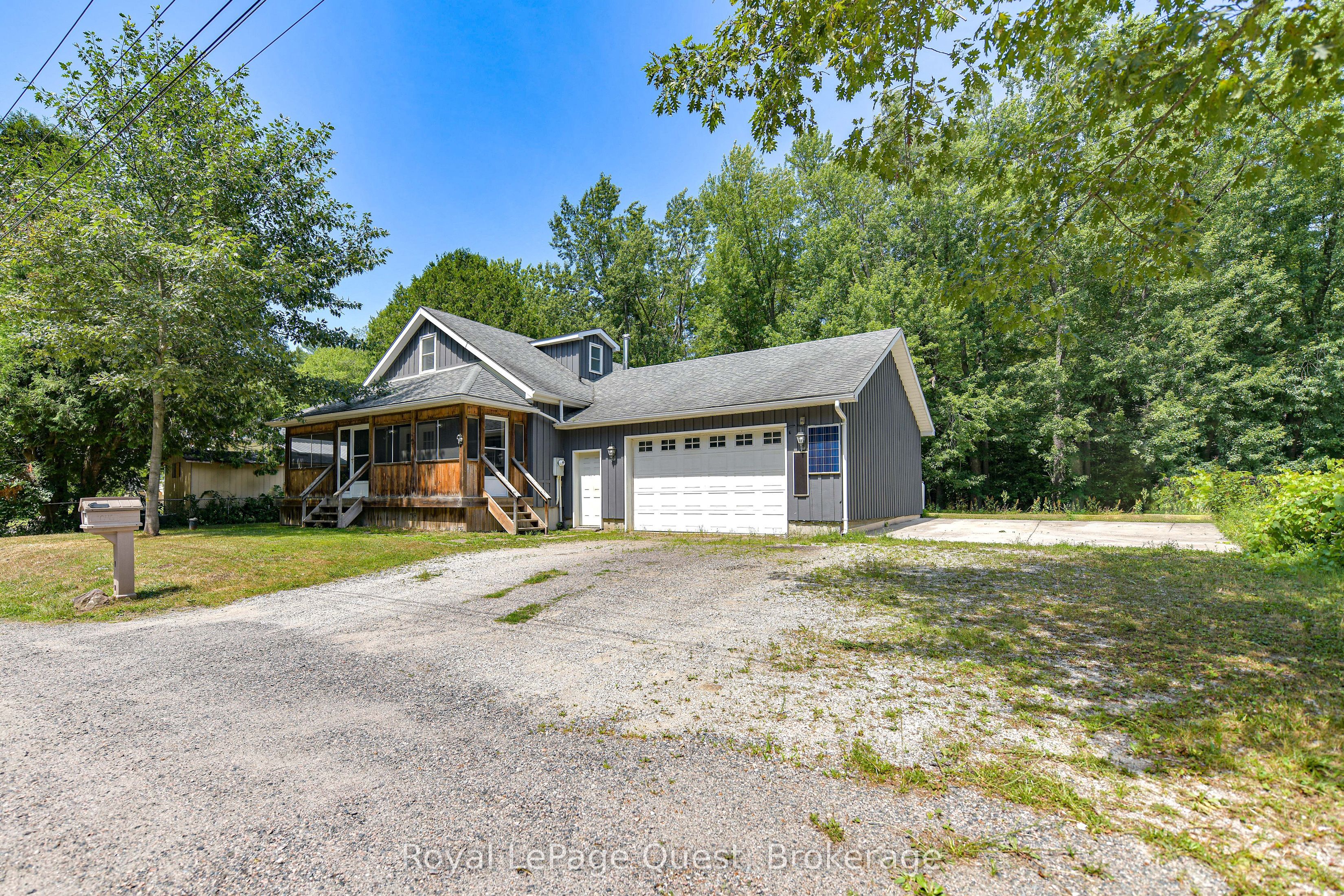 1046 Southwood Rd Property Photo 1