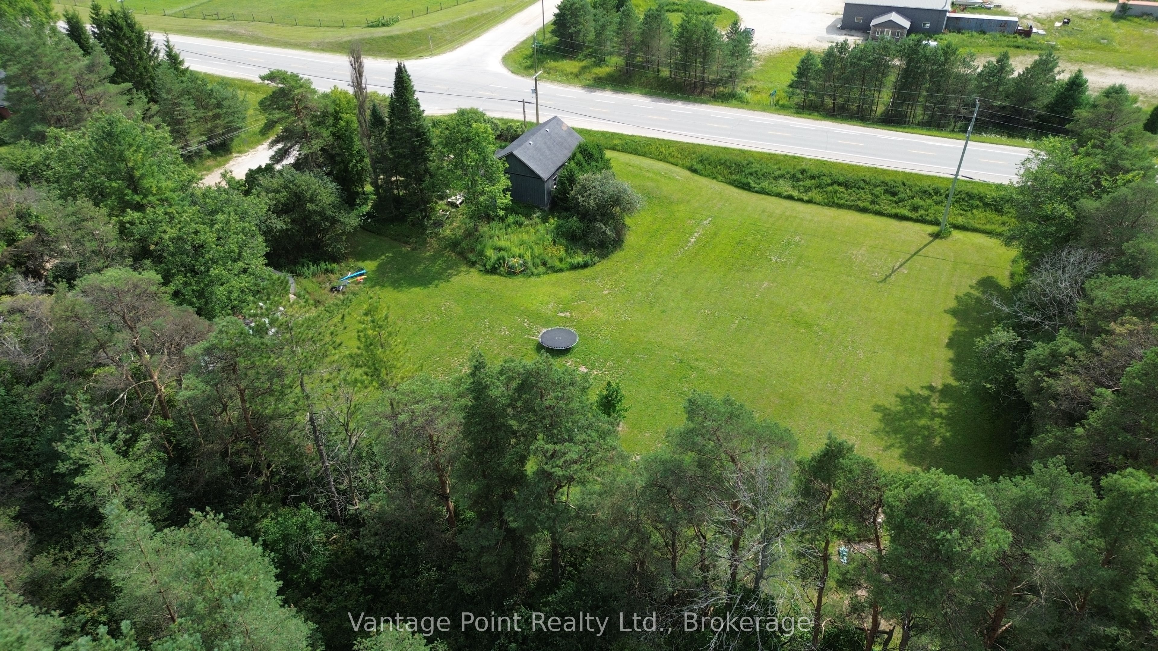 560335 70 Side Road Property Photo 5