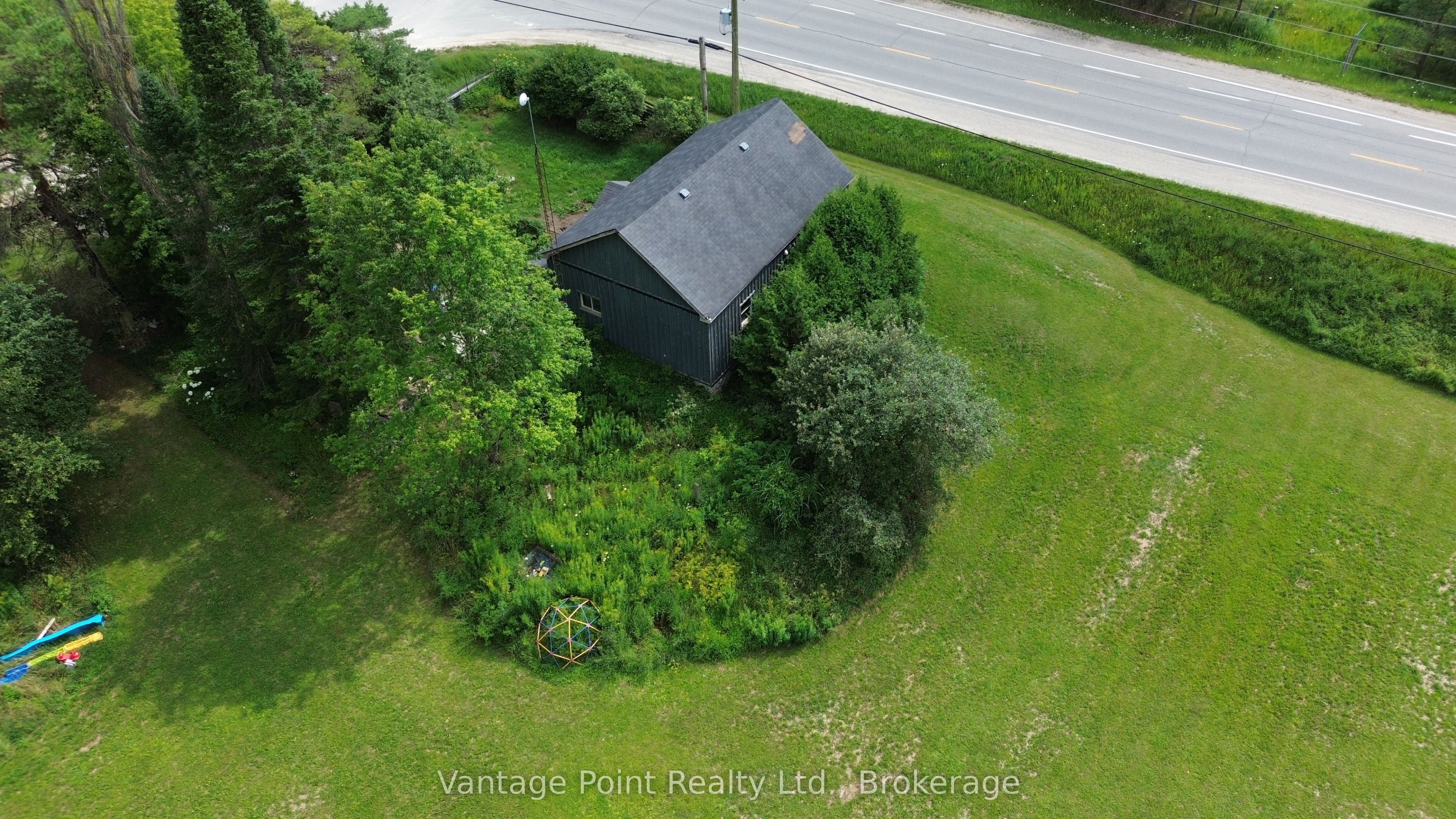 560335 70 Side Road Property Photo 6