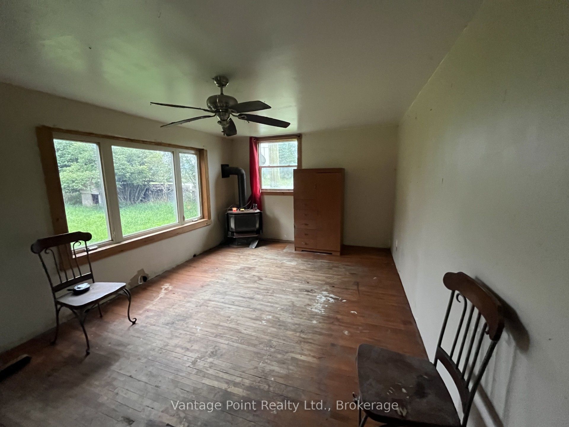 560335 70 Side Road Property Photo 7