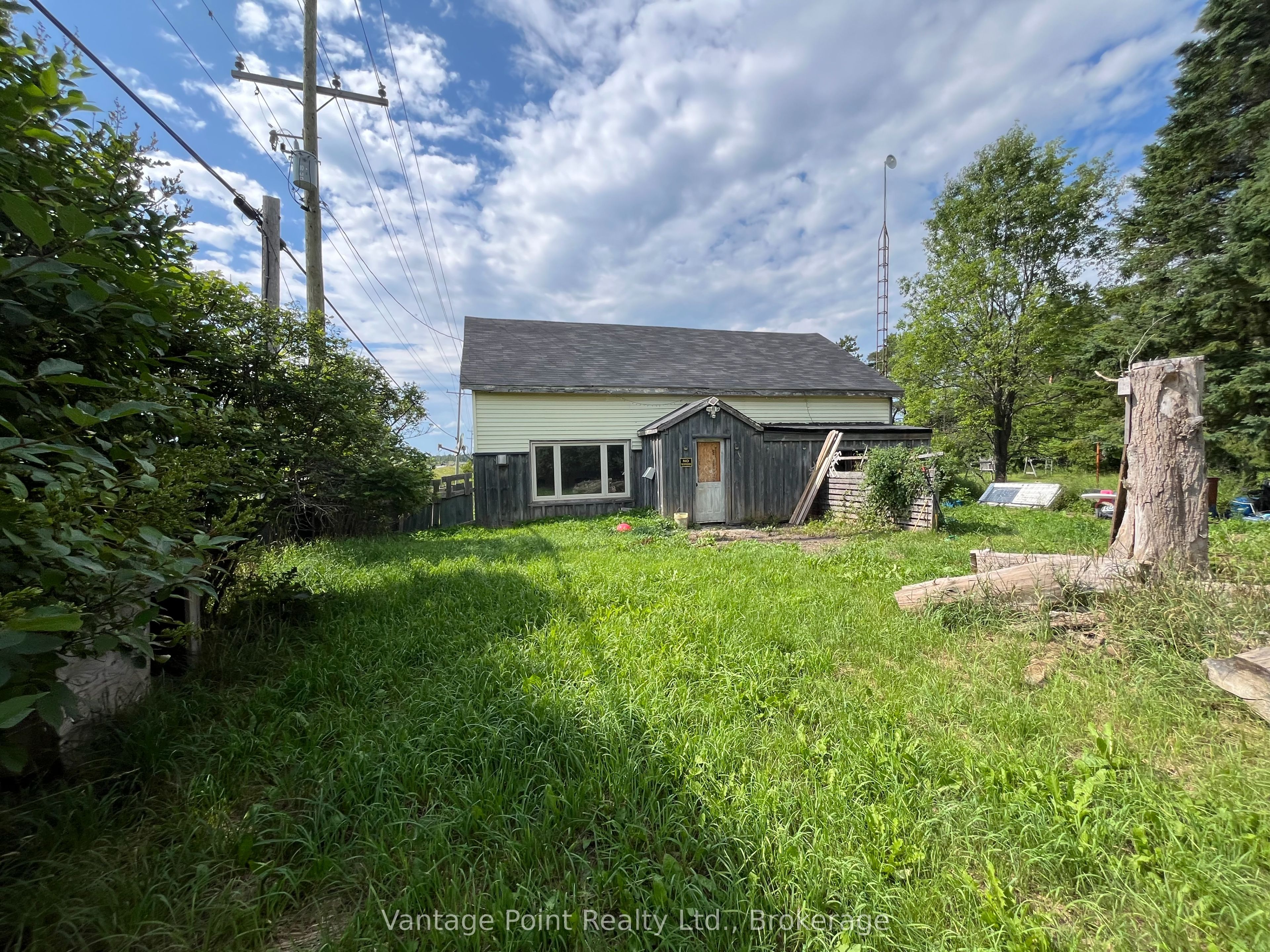 560335 70 Side Road Property Photo 15