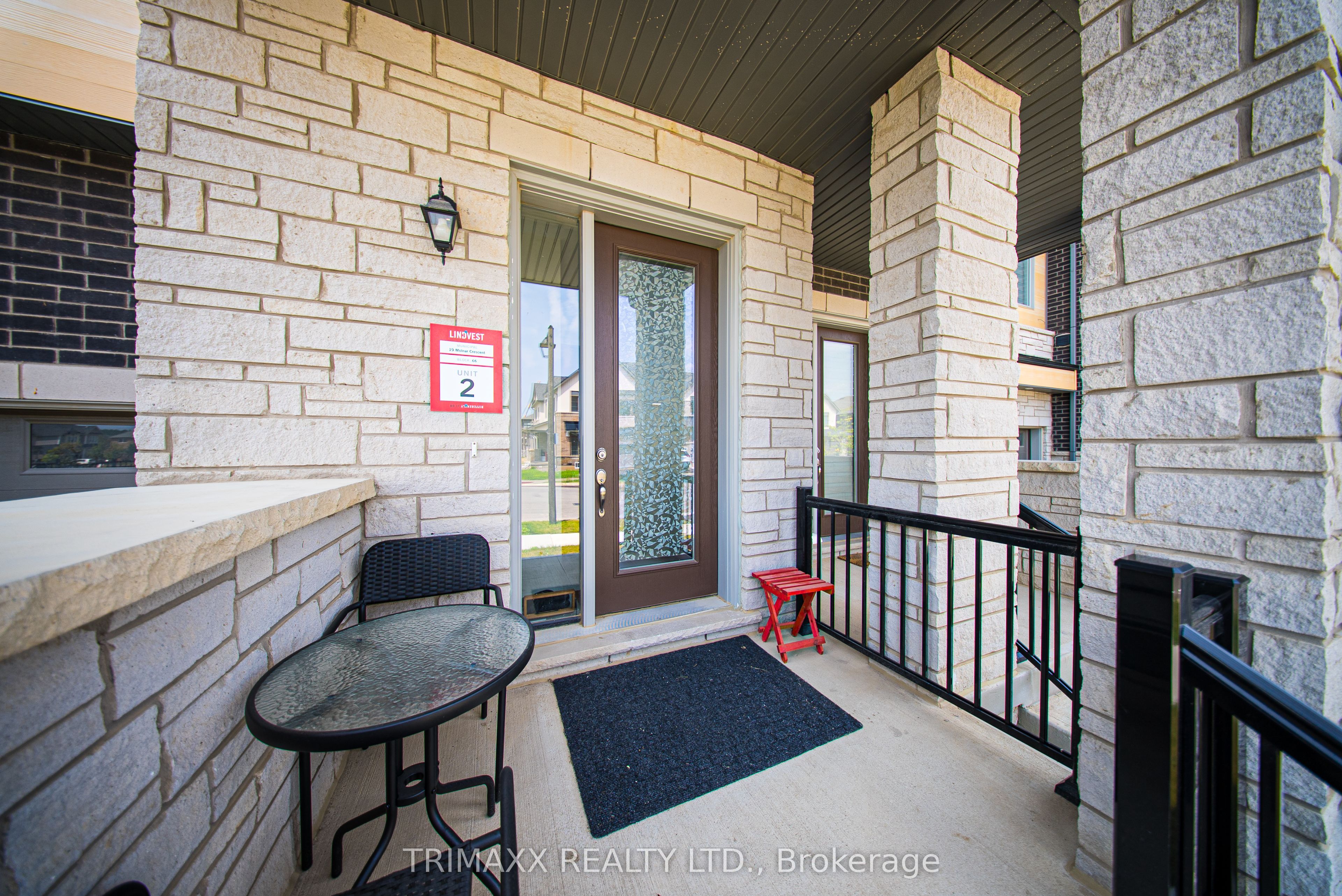 19 Molnar Cres Property Photo 2