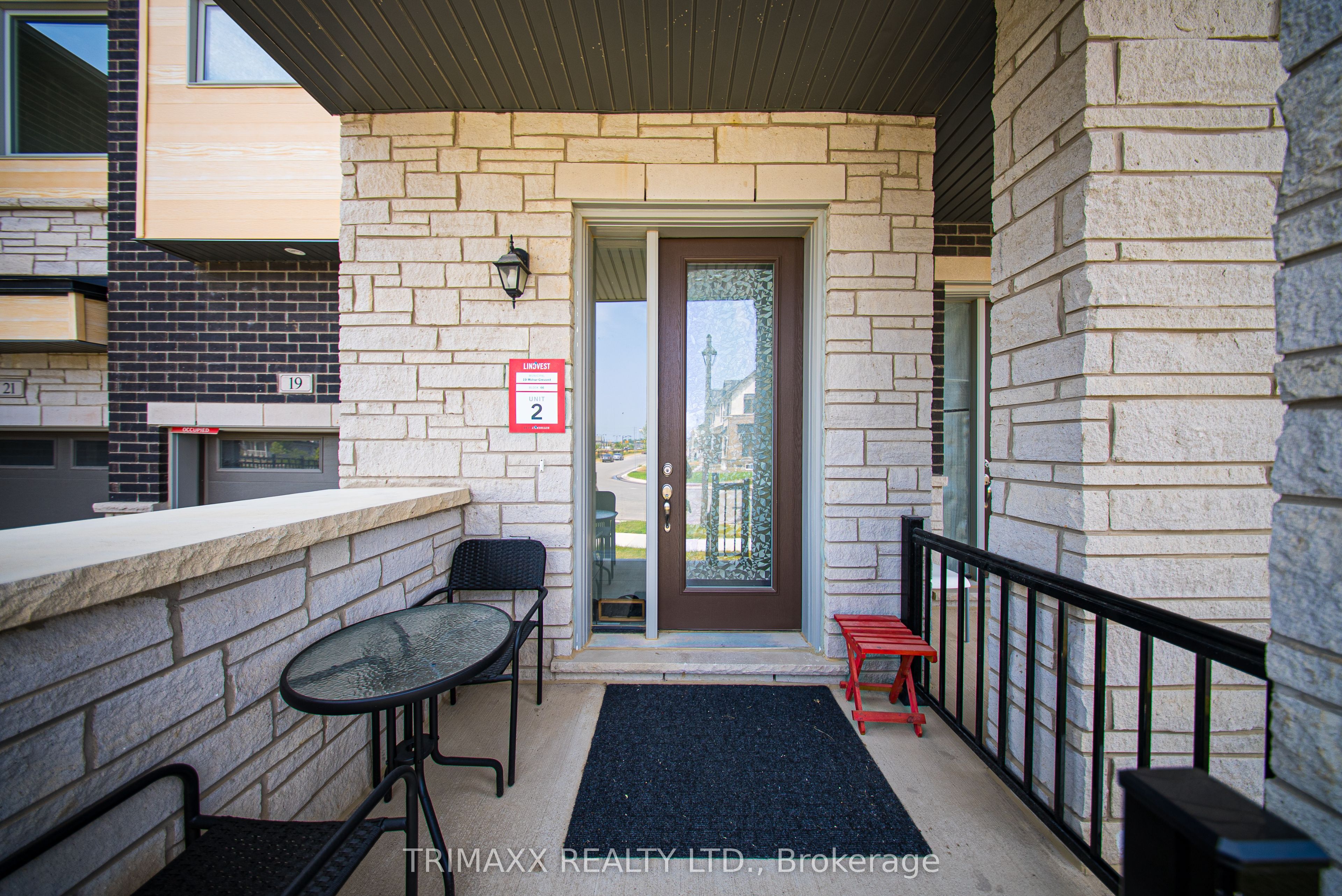 19 Molnar Cres Property Photo 3