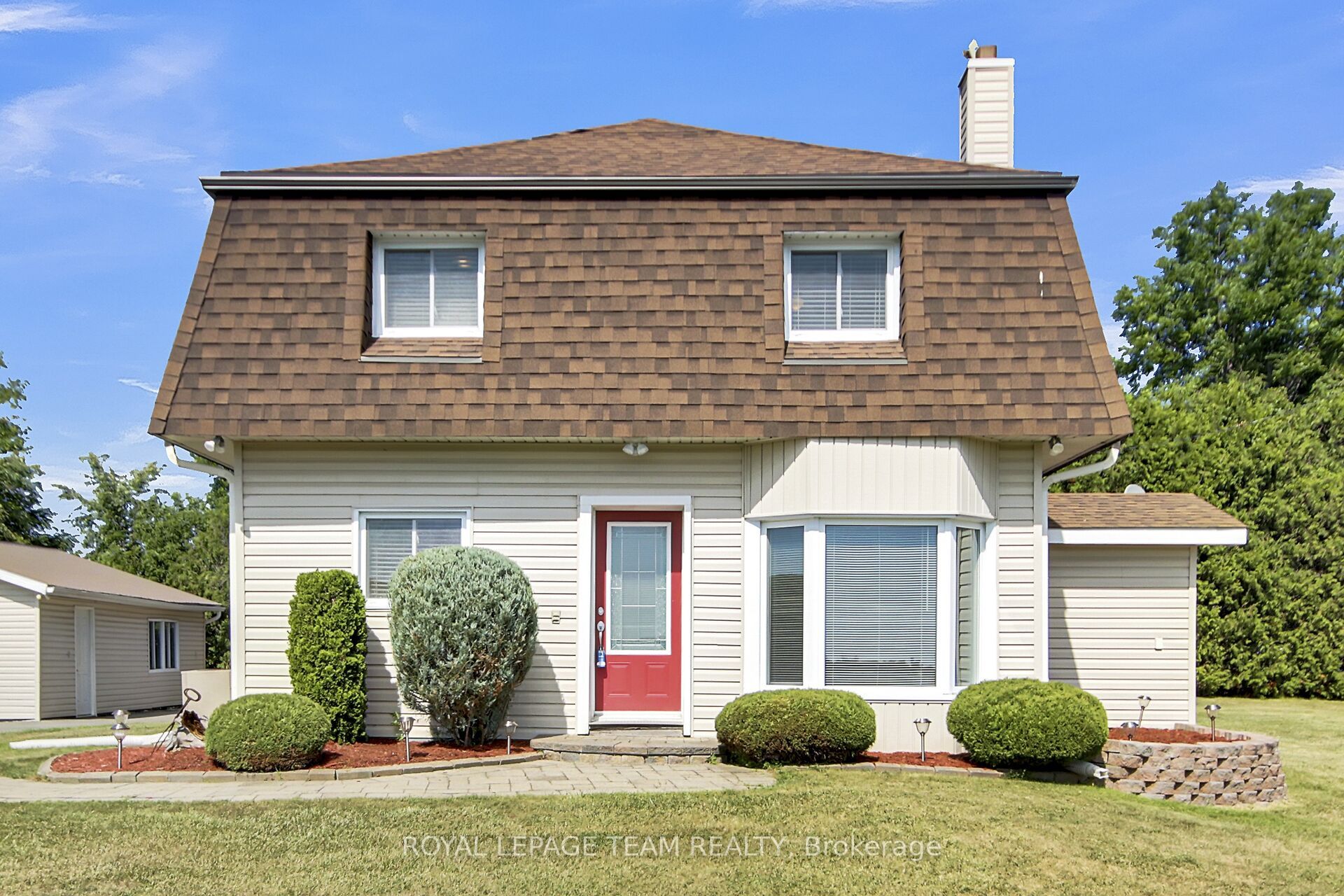 5745 4 Line Rd Property Photo 1