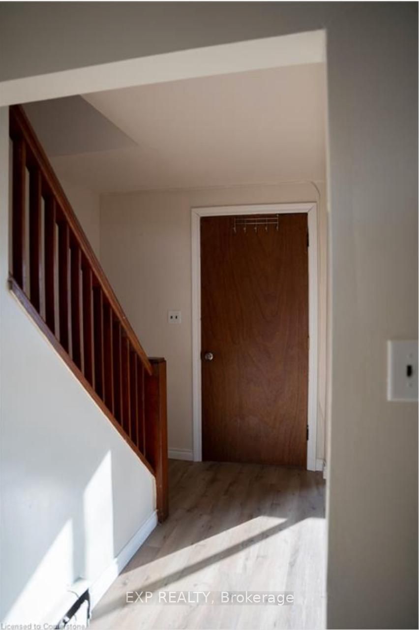 250 Highland Road W Property Photo 8