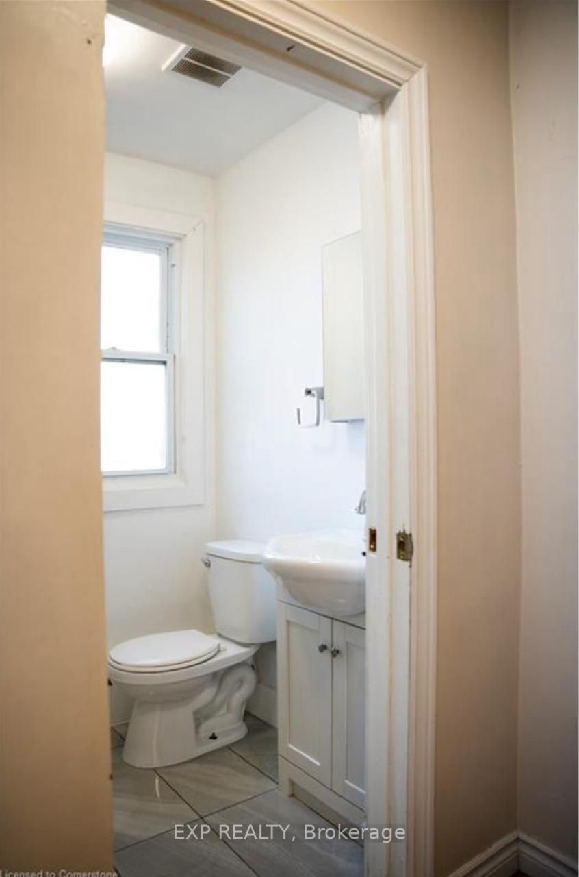 250 Highland Road W Property Photo 23