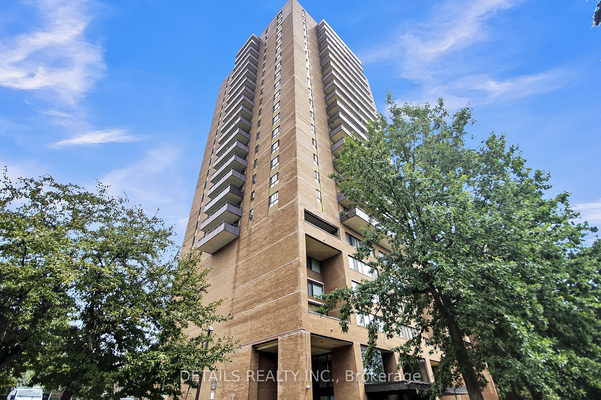 505 N St Laurent Boulevard N 2506 Property Photo 1
