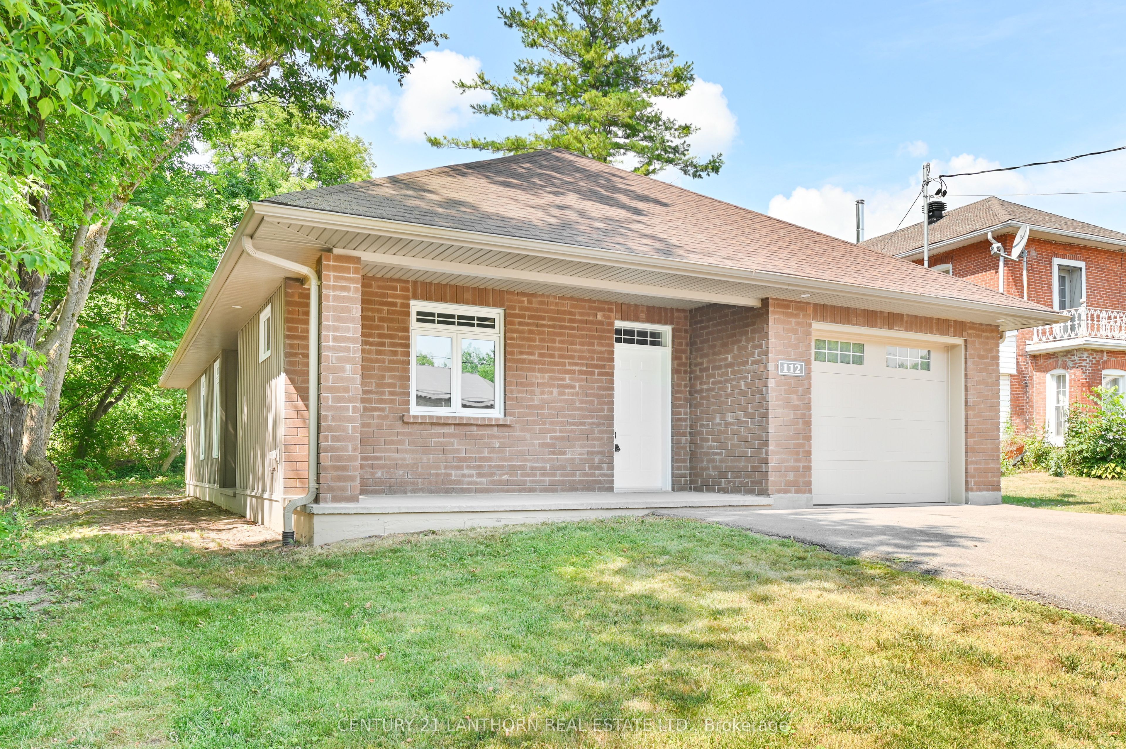 112 Rollins Street Property Photo 1