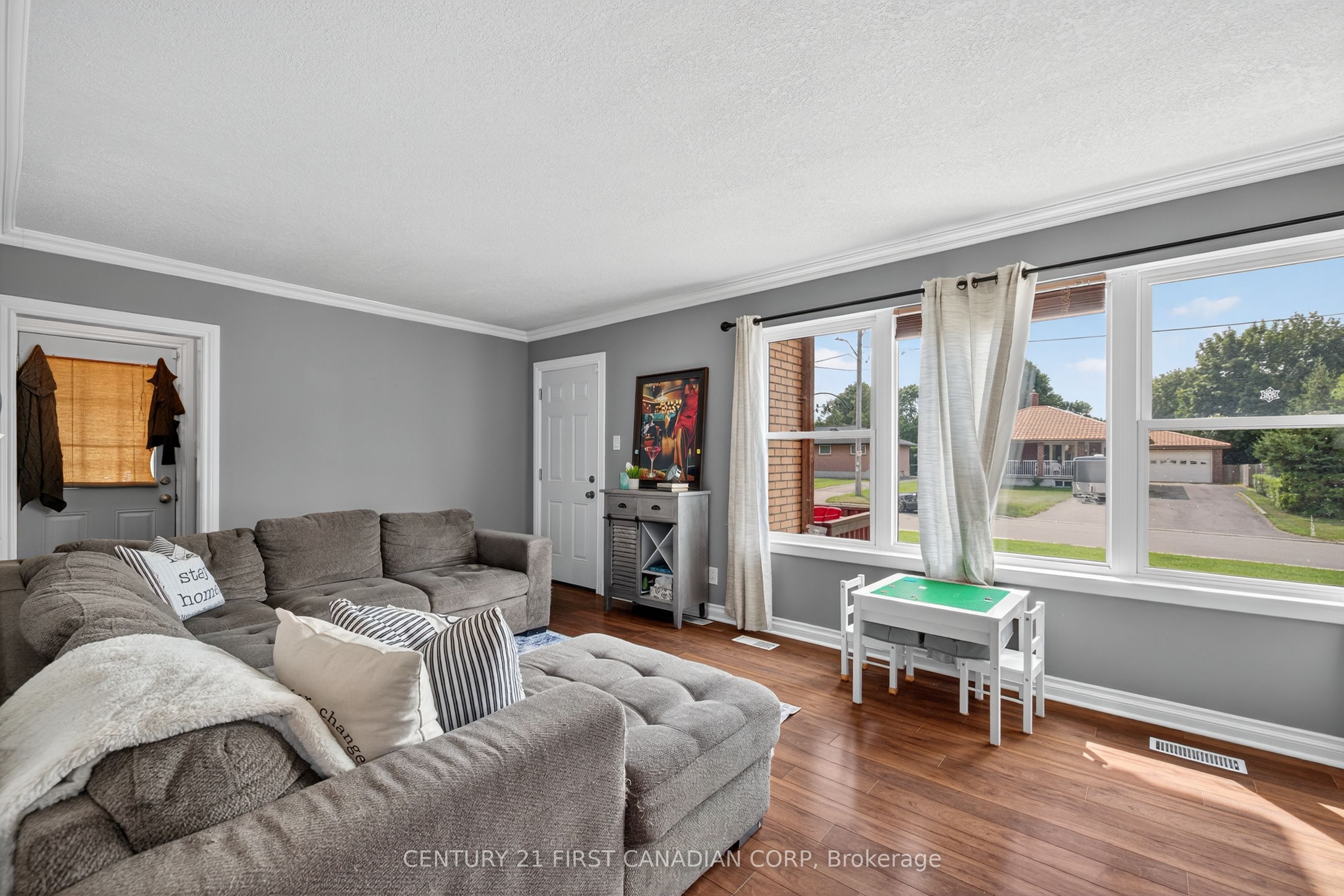 204 Burnside Drive Property Photo 3