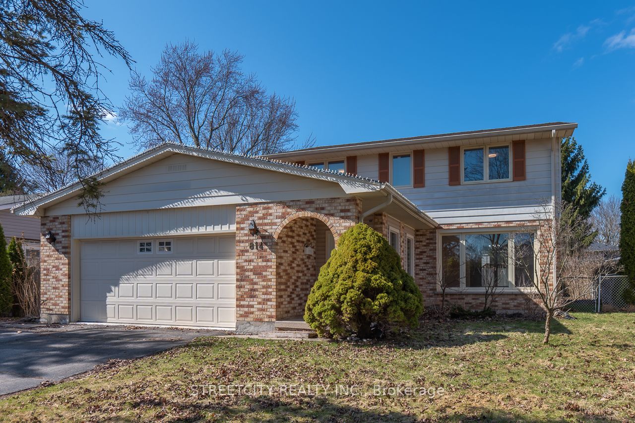 814 Grenfell Drive Property Photo 1