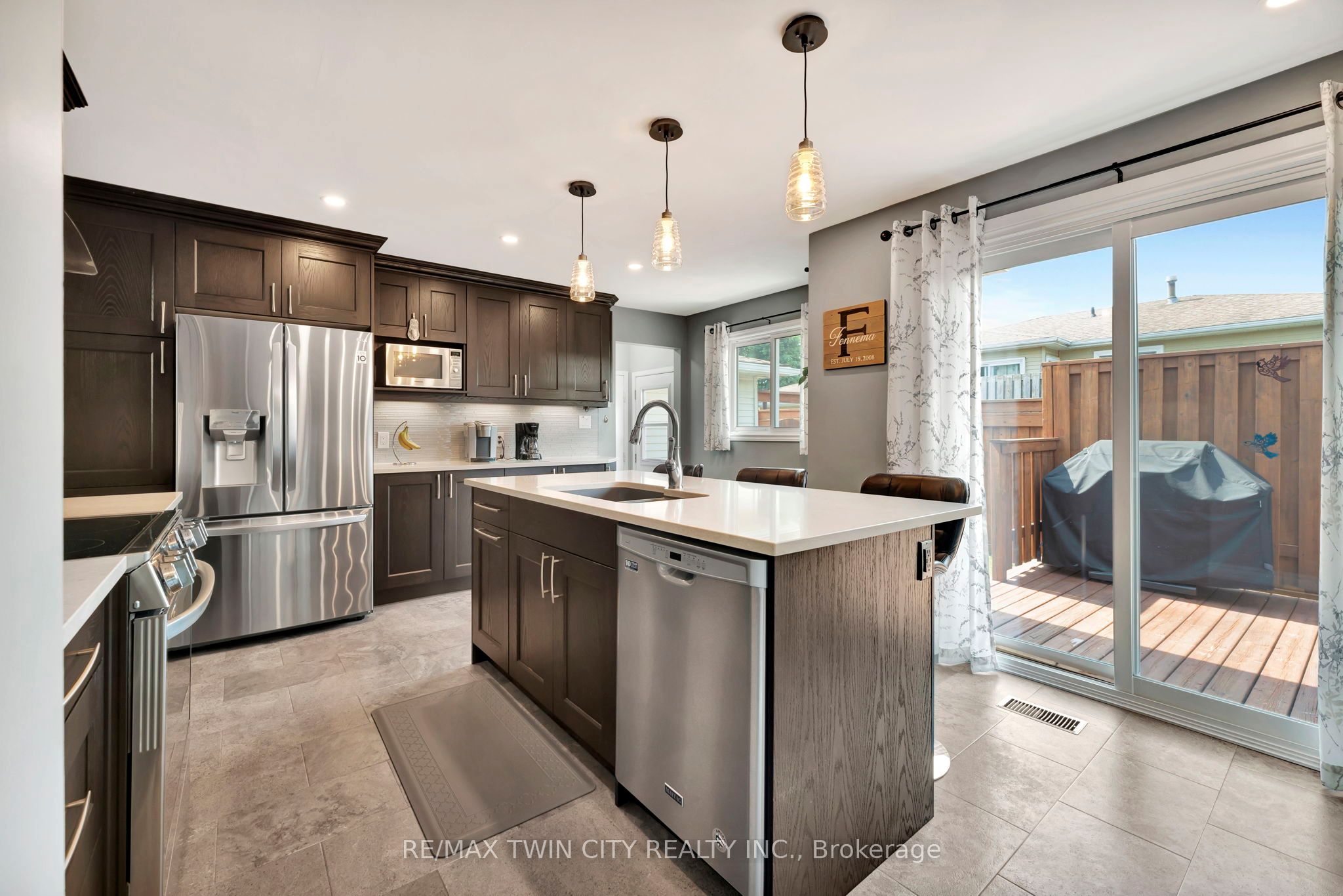 375 Elliott Street Property Photo 10