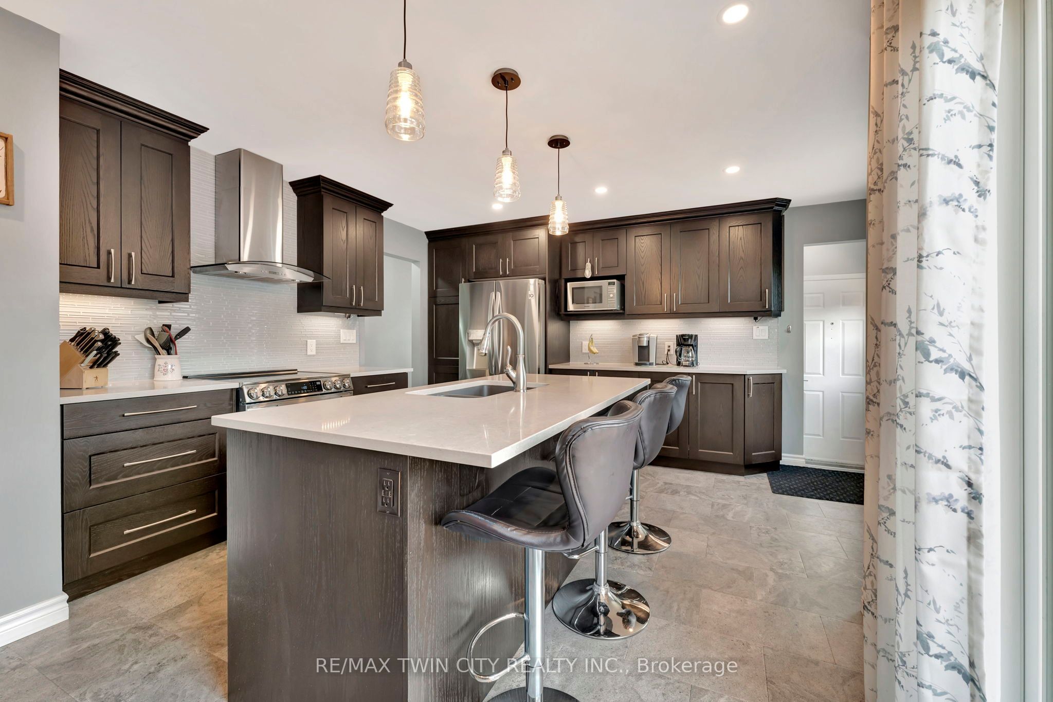 375 Elliott Street Property Photo 11