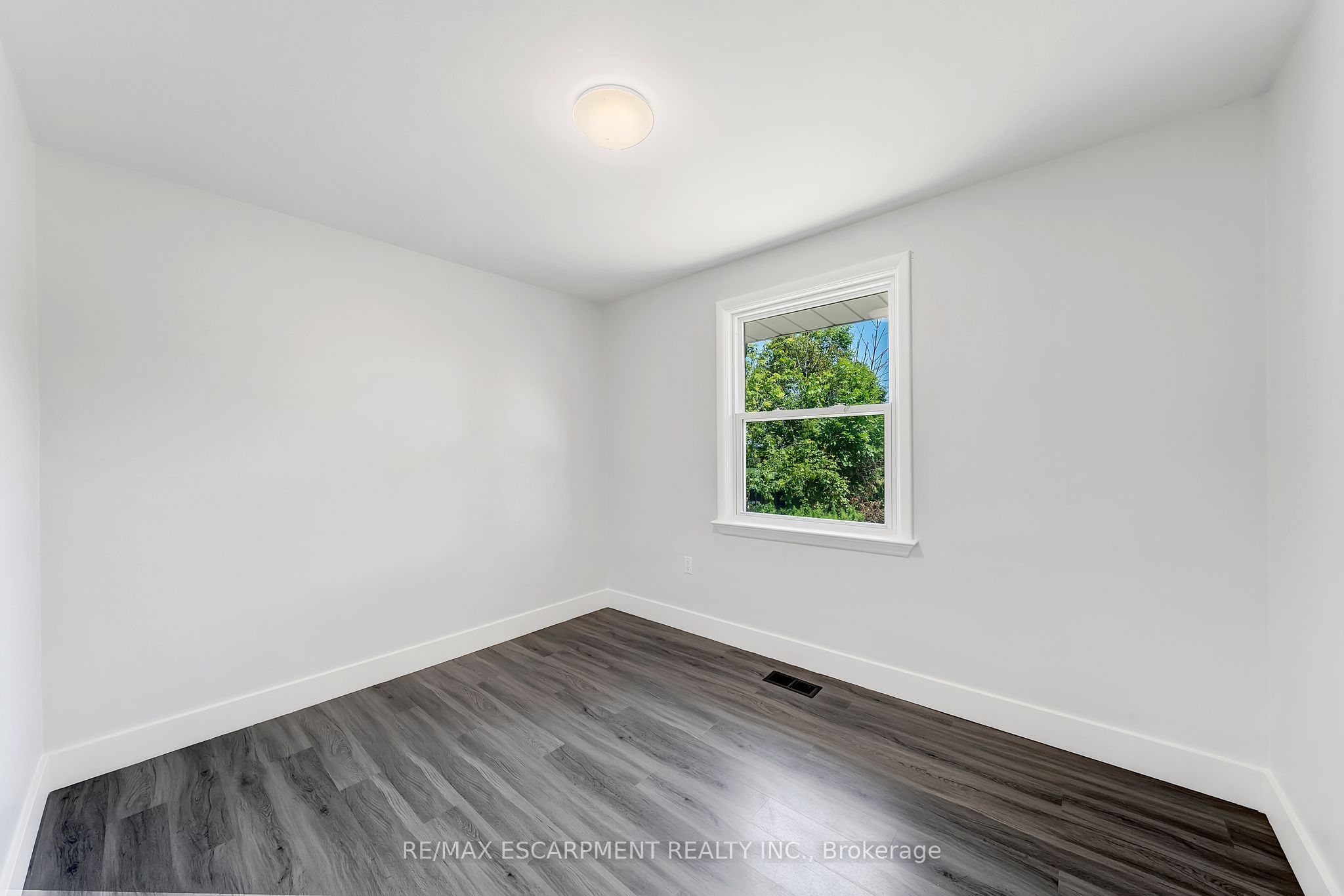 167 Miles Road Property Photo 4