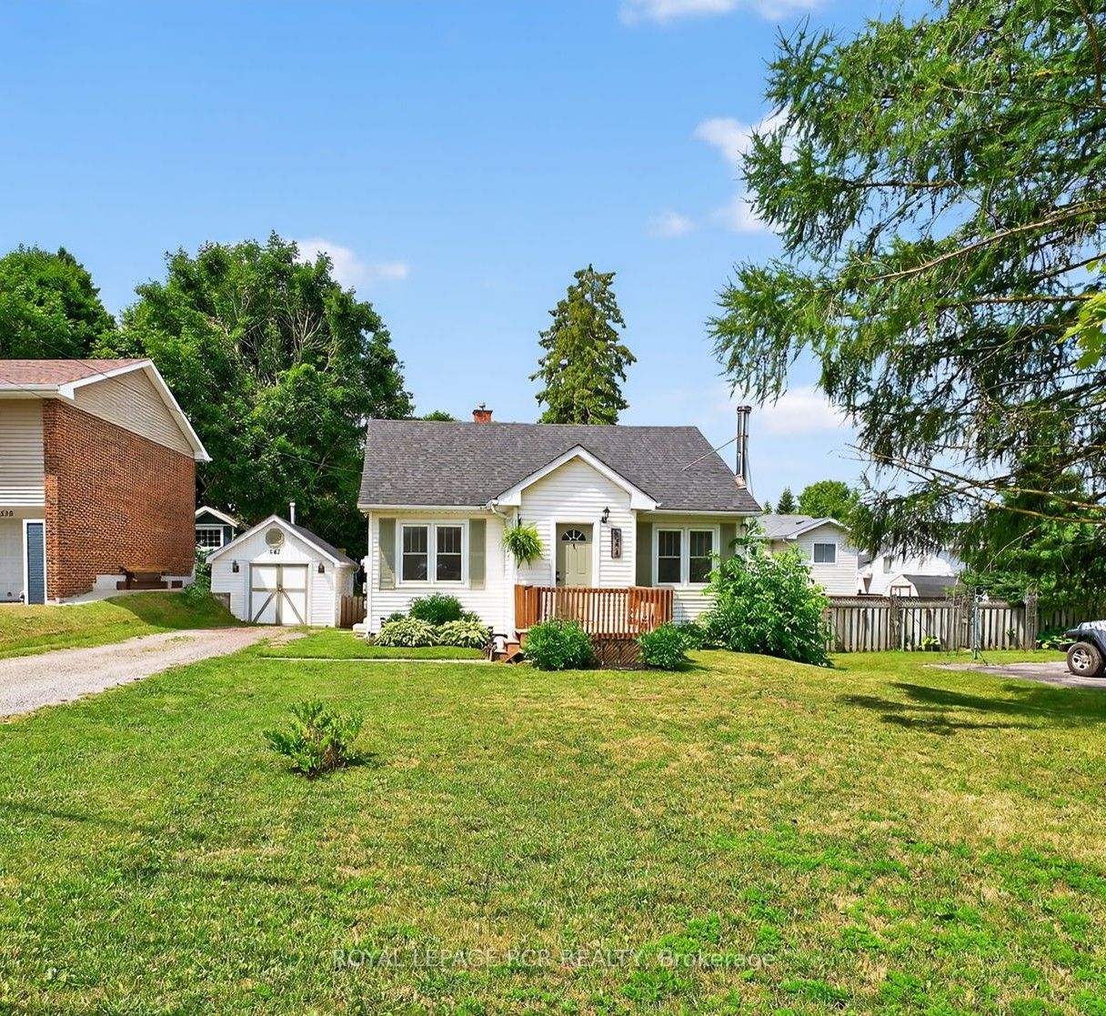 542 Owen Sound Street Property Photo 1