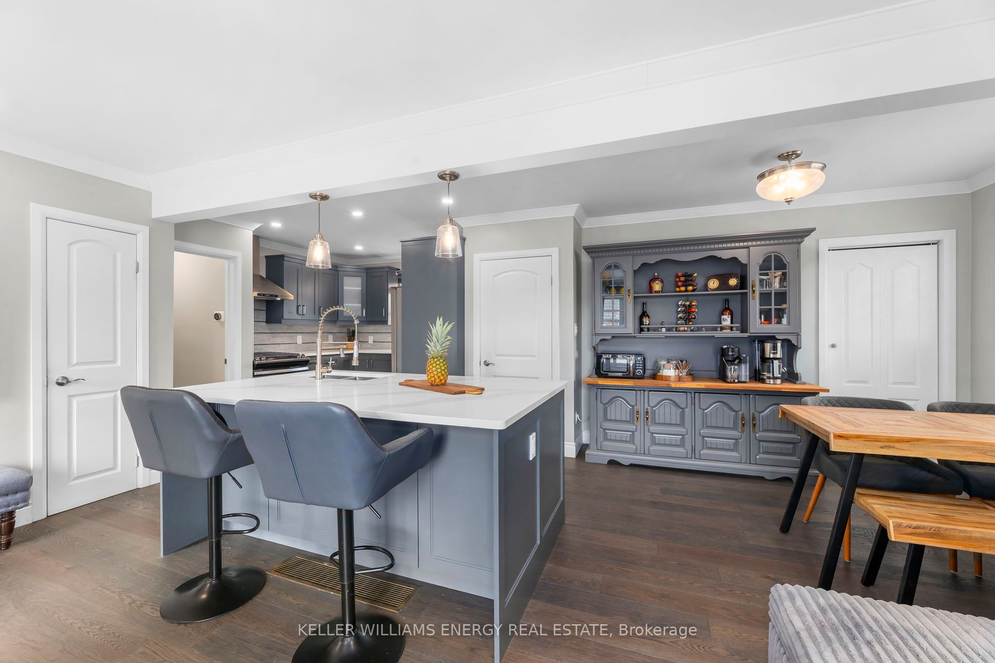 1302 Dobbin Avenue Property Photo 4