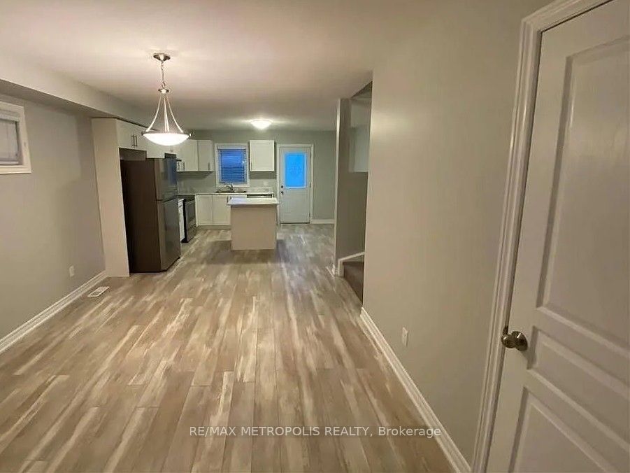 7768 Ascot Circle 88 Property Photo 3