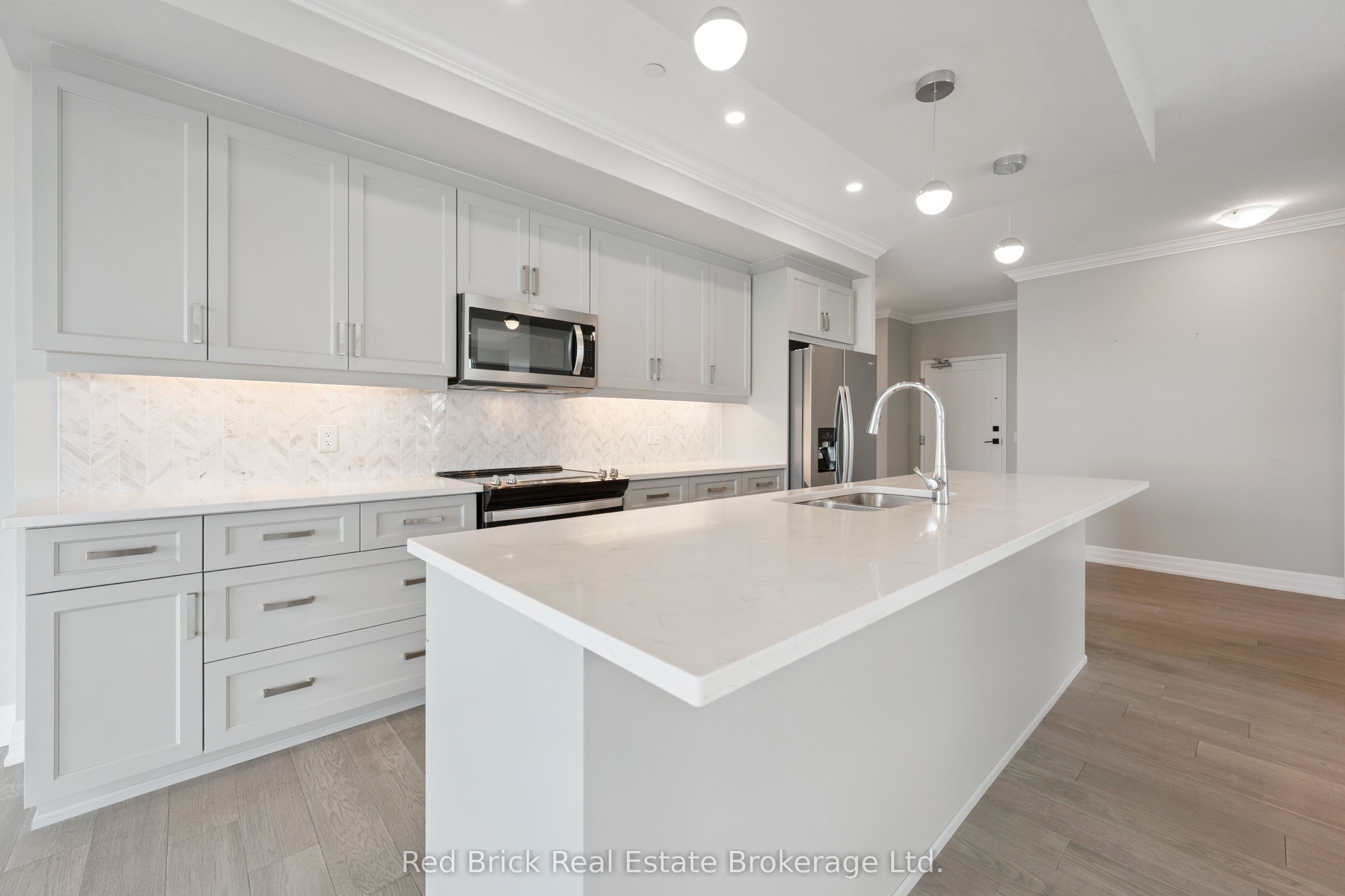 1880 Gordon Street 805 Property Photo 17