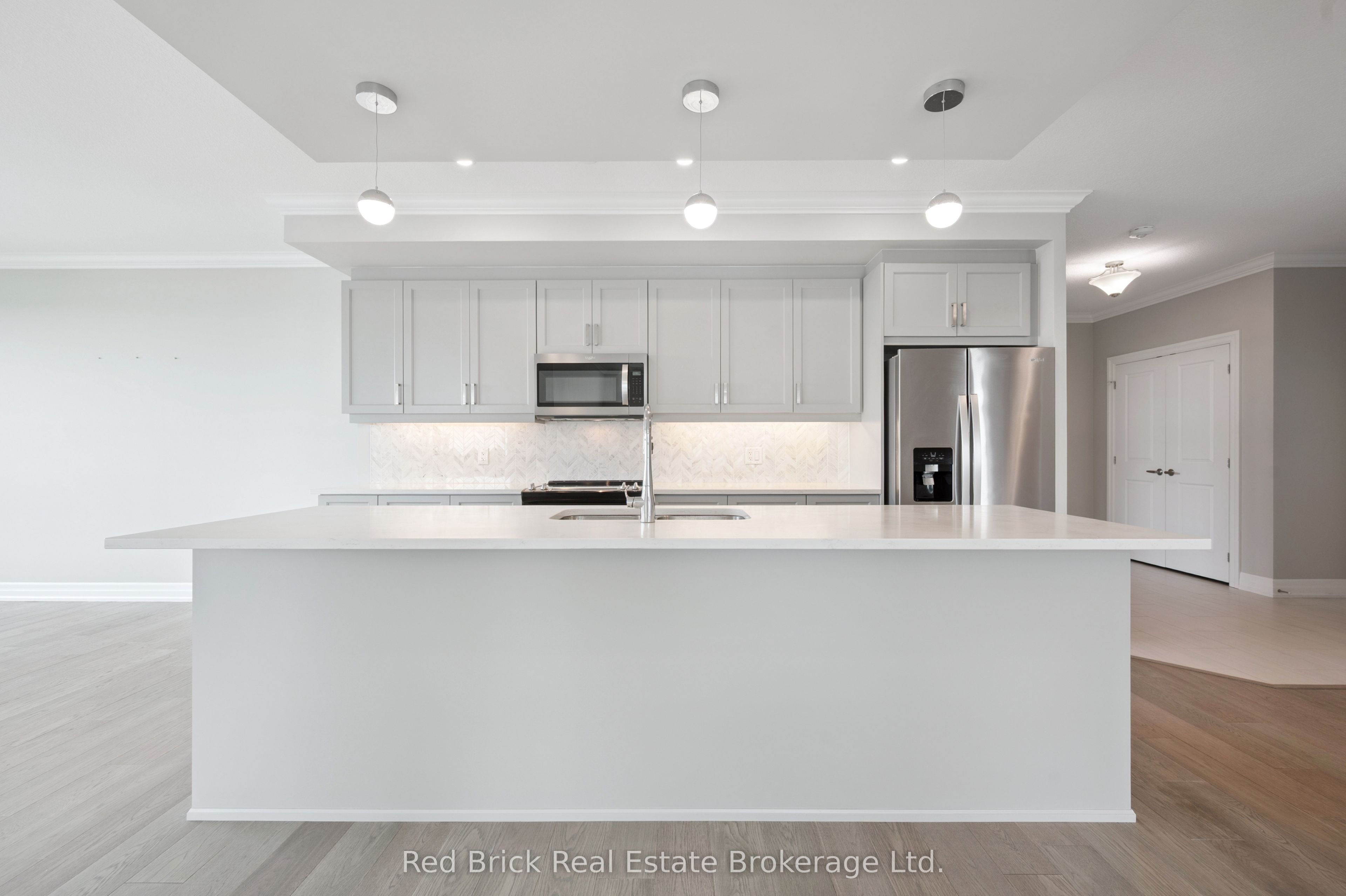 1880 Gordon Street 805 Property Photo 18
