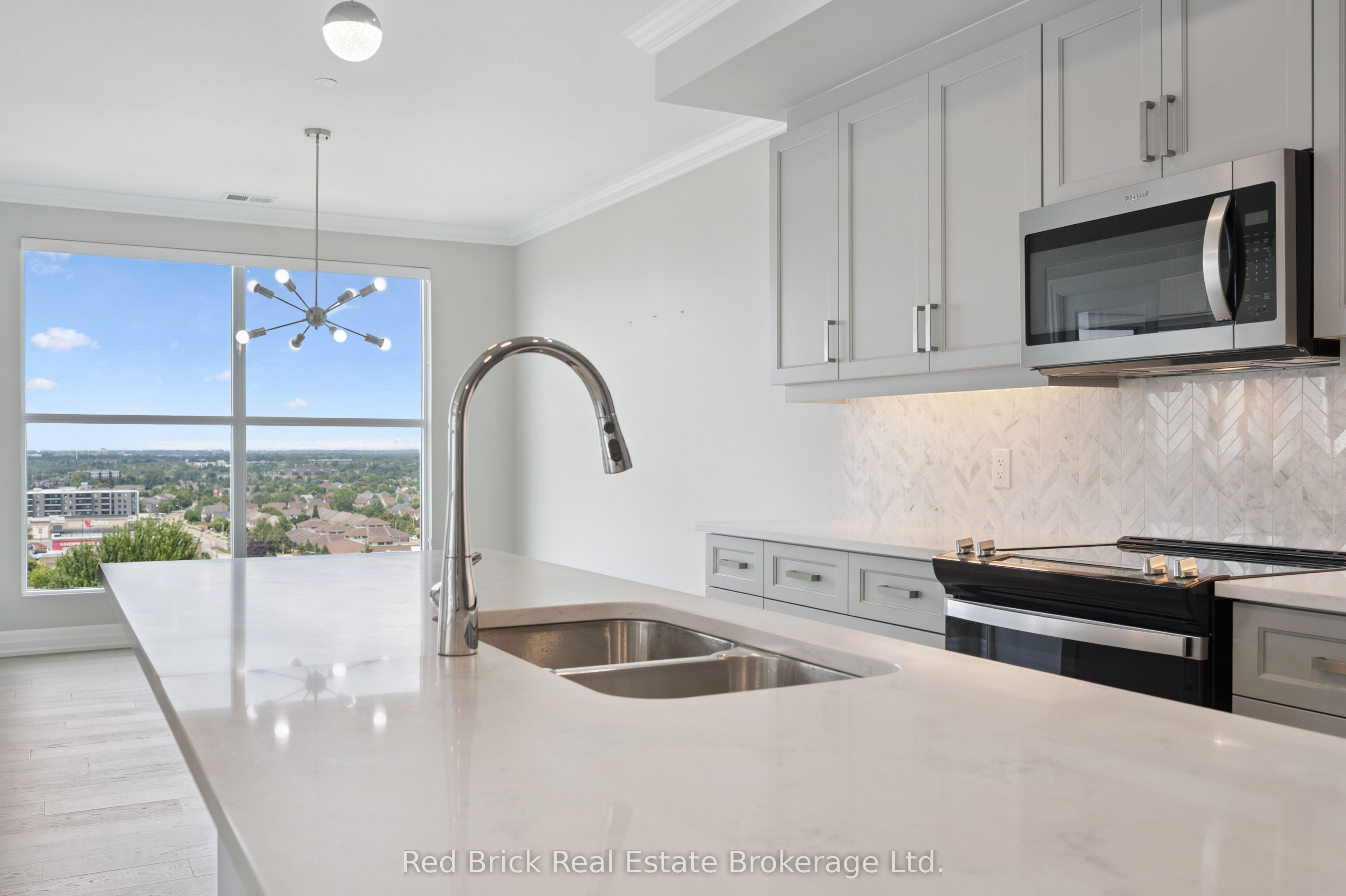 1880 Gordon Street 805 Property Photo 20