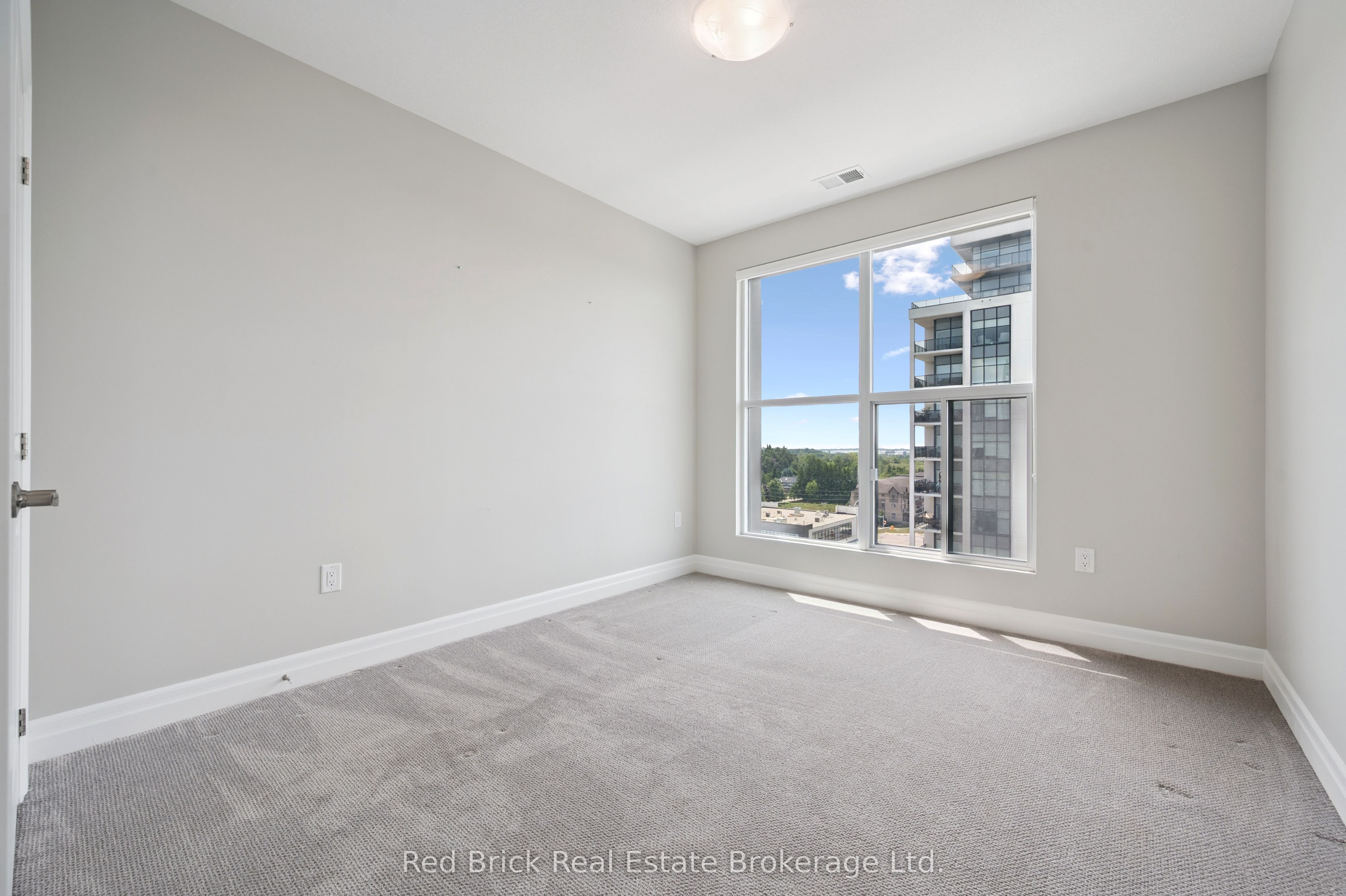 1880 Gordon Street 805 Property Photo 23