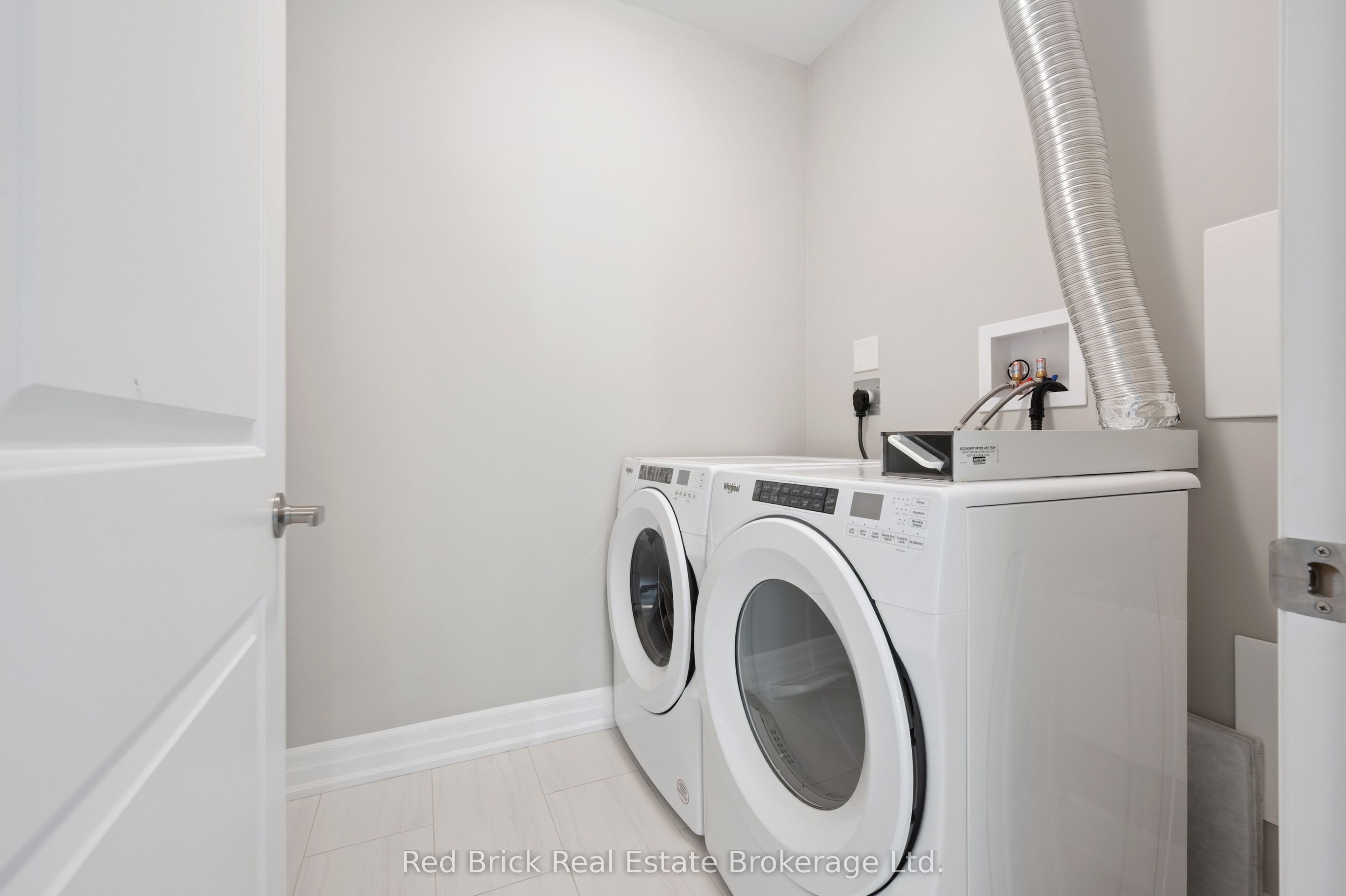 1880 Gordon Street 805 Property Photo 25