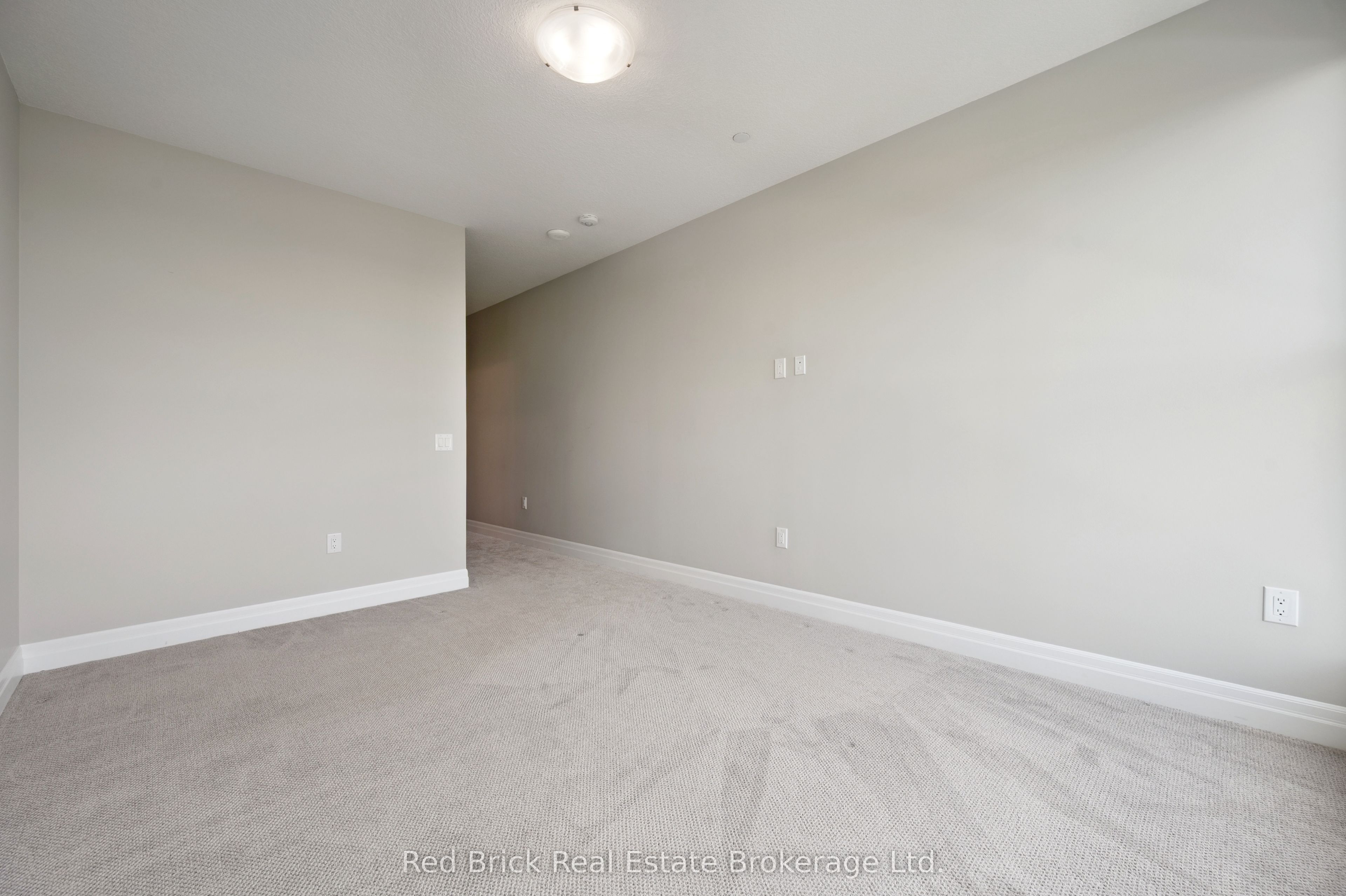 1880 Gordon Street 805 Property Photo 28