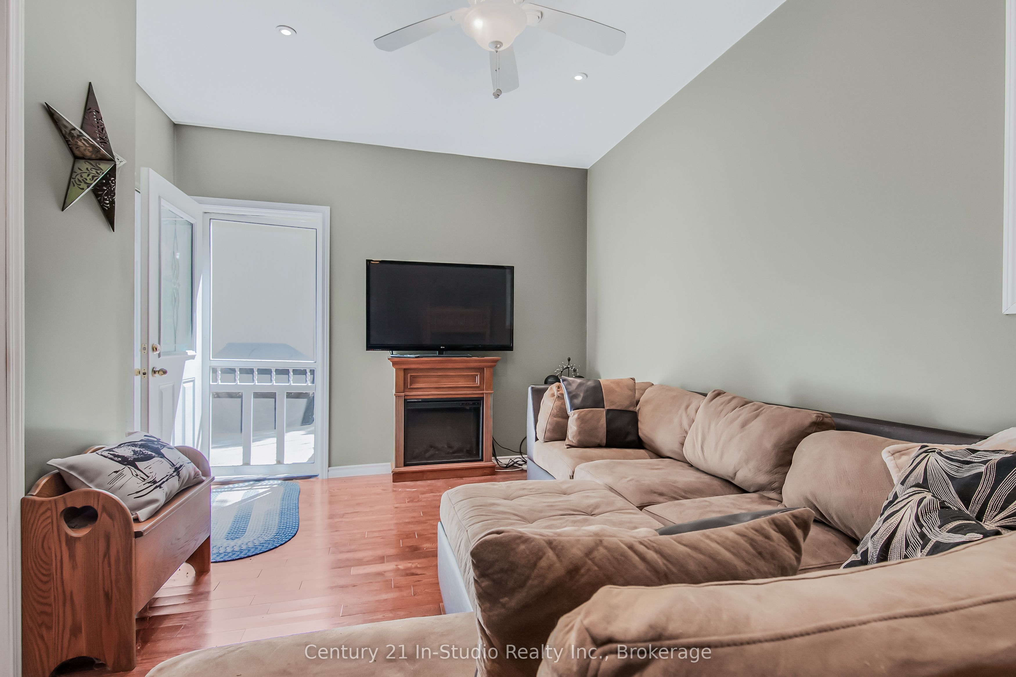 51 Cardinal Avenue Property Photo 36