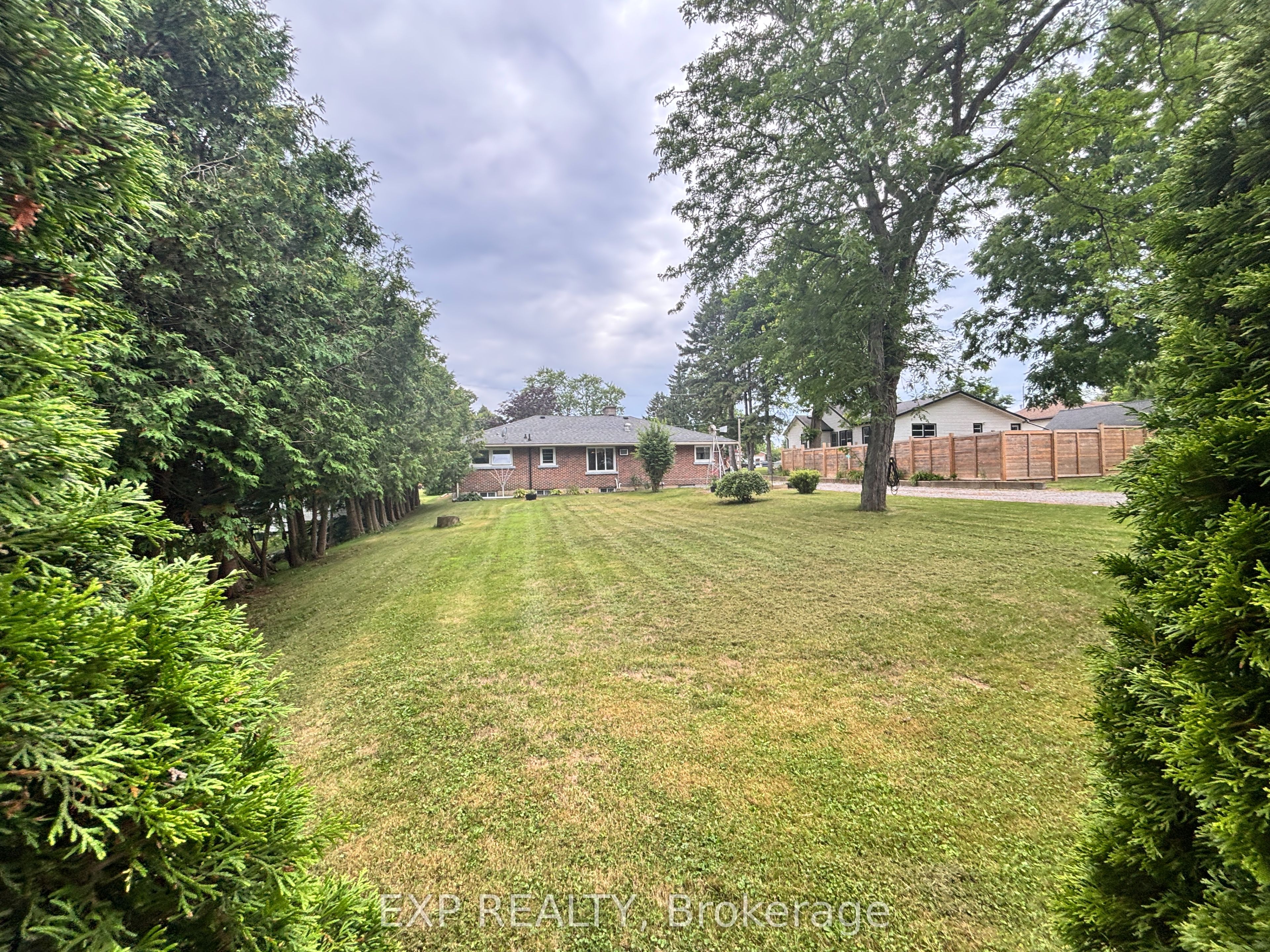 517 Norfolk Street S Property Photo 3