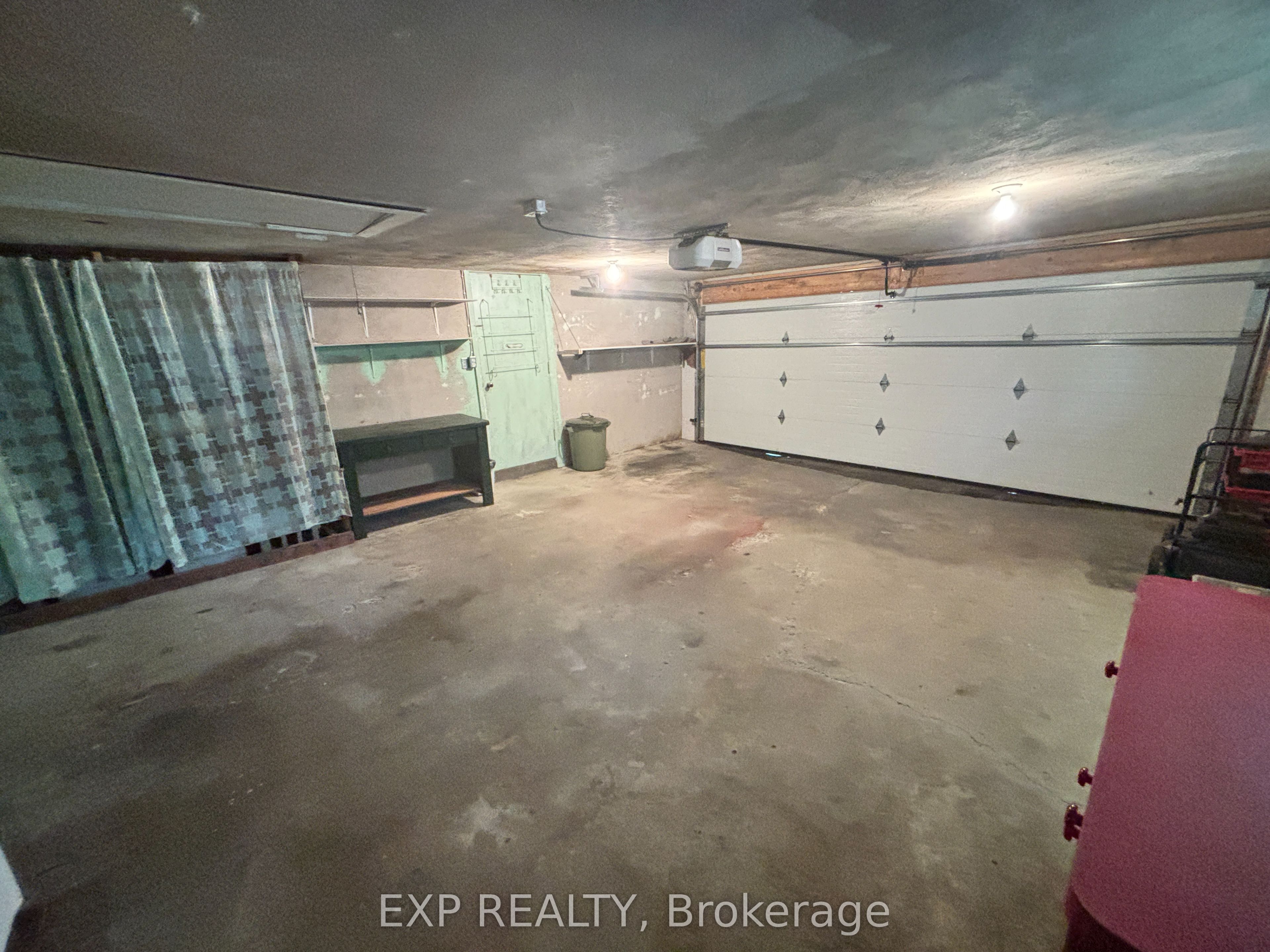 517 Norfolk Street S Property Photo 5