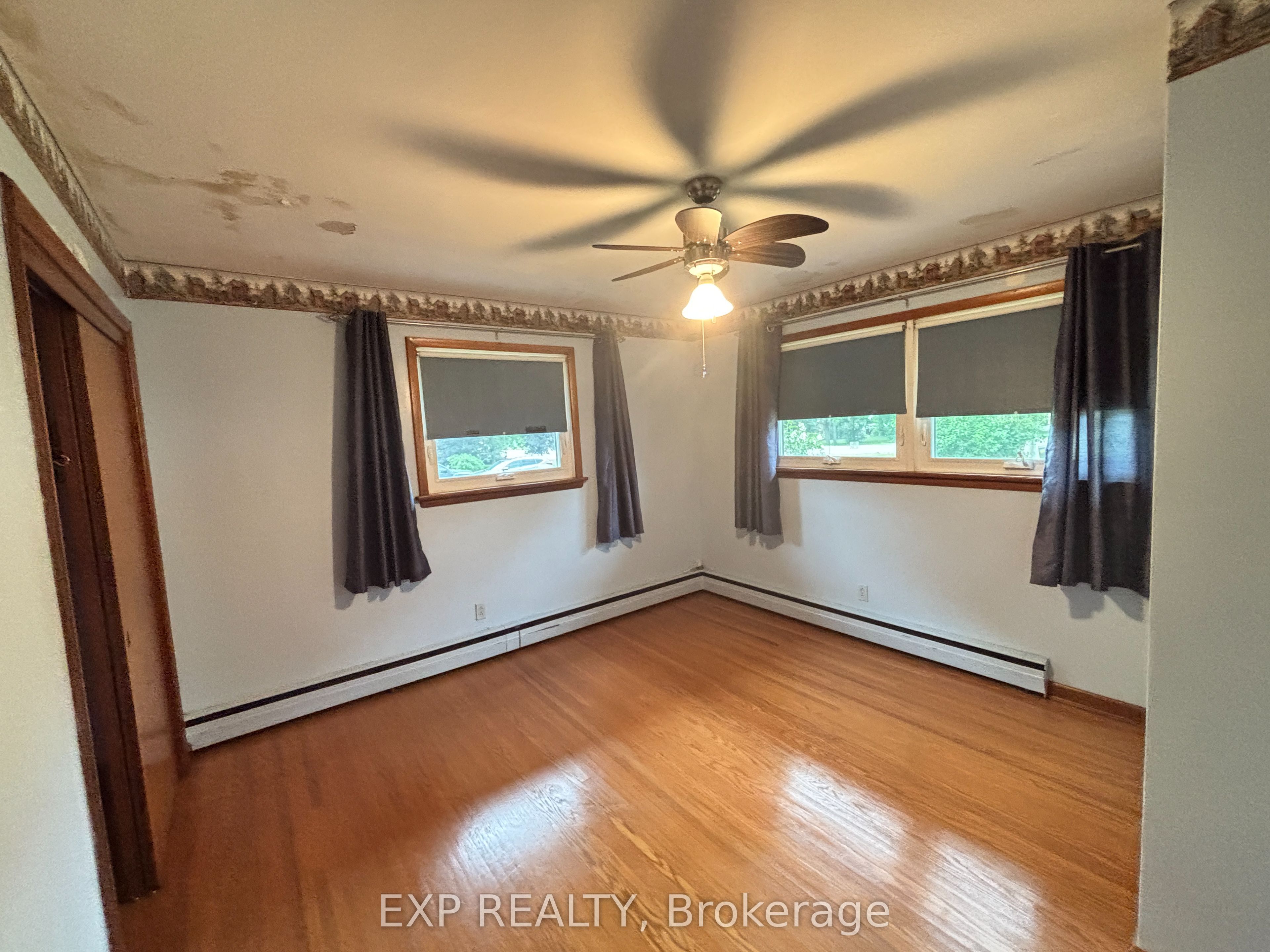 517 Norfolk Street S Property Photo 11