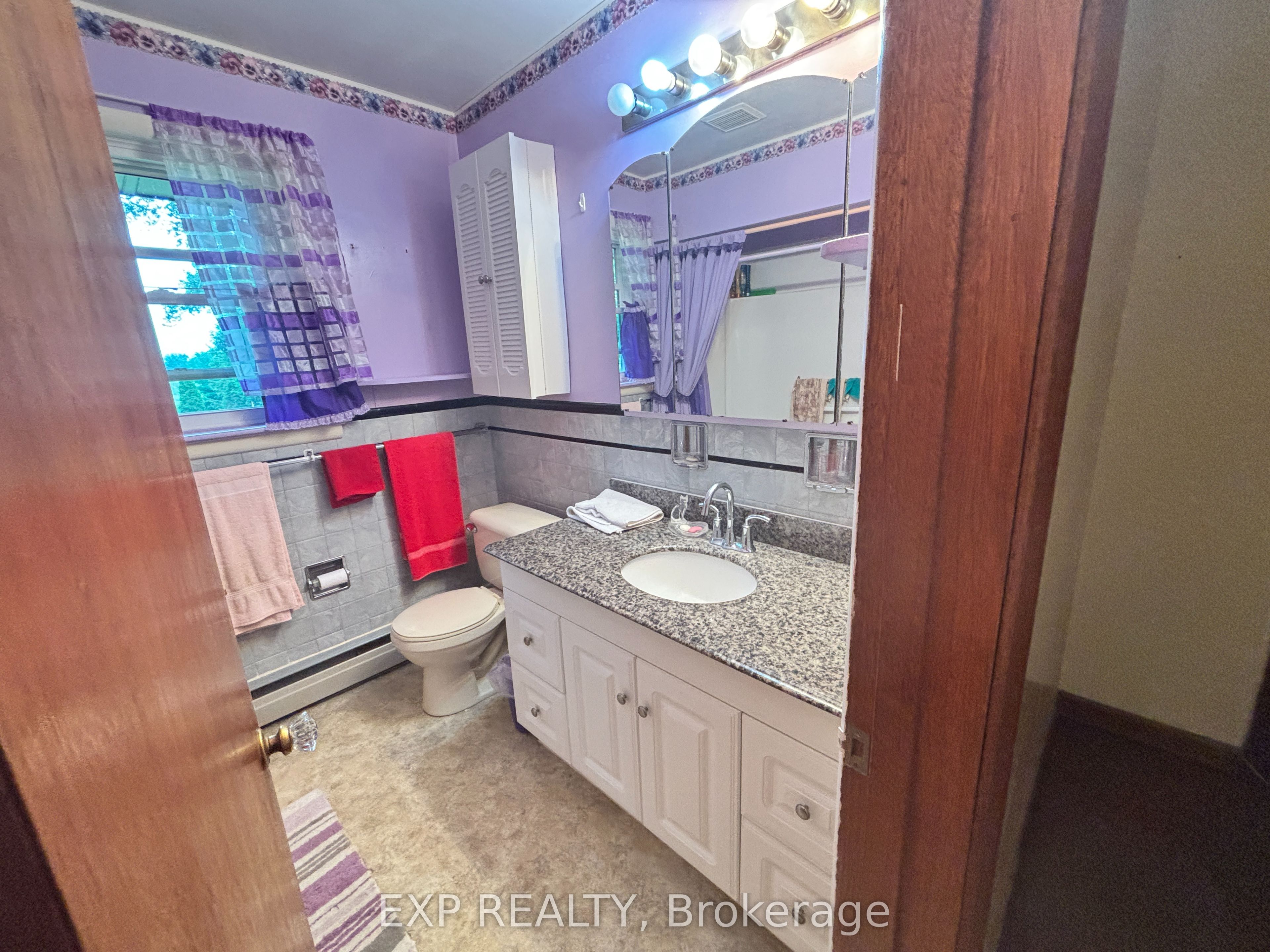 517 Norfolk Street S Property Photo 12