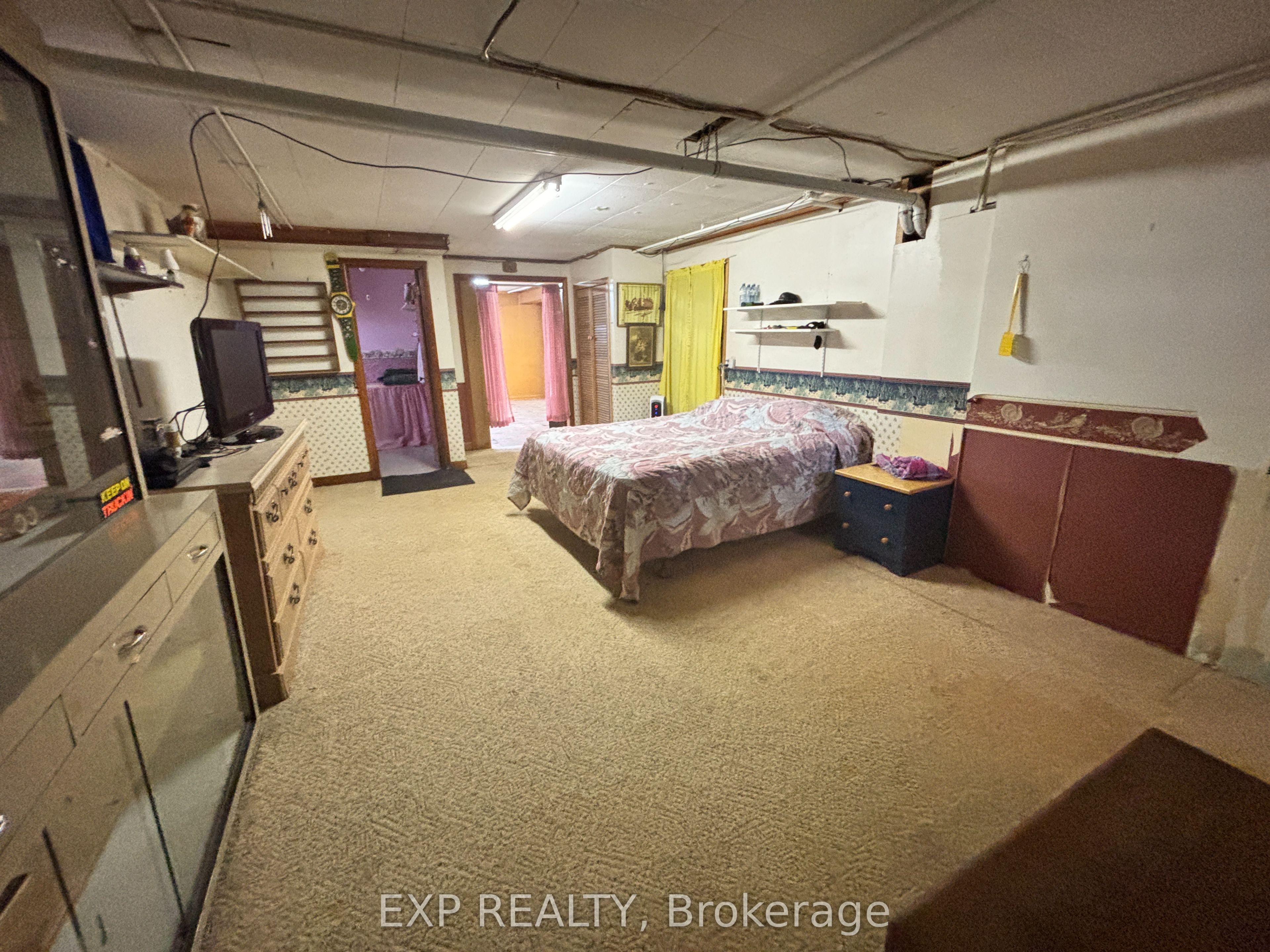 517 Norfolk Street S Property Photo 13