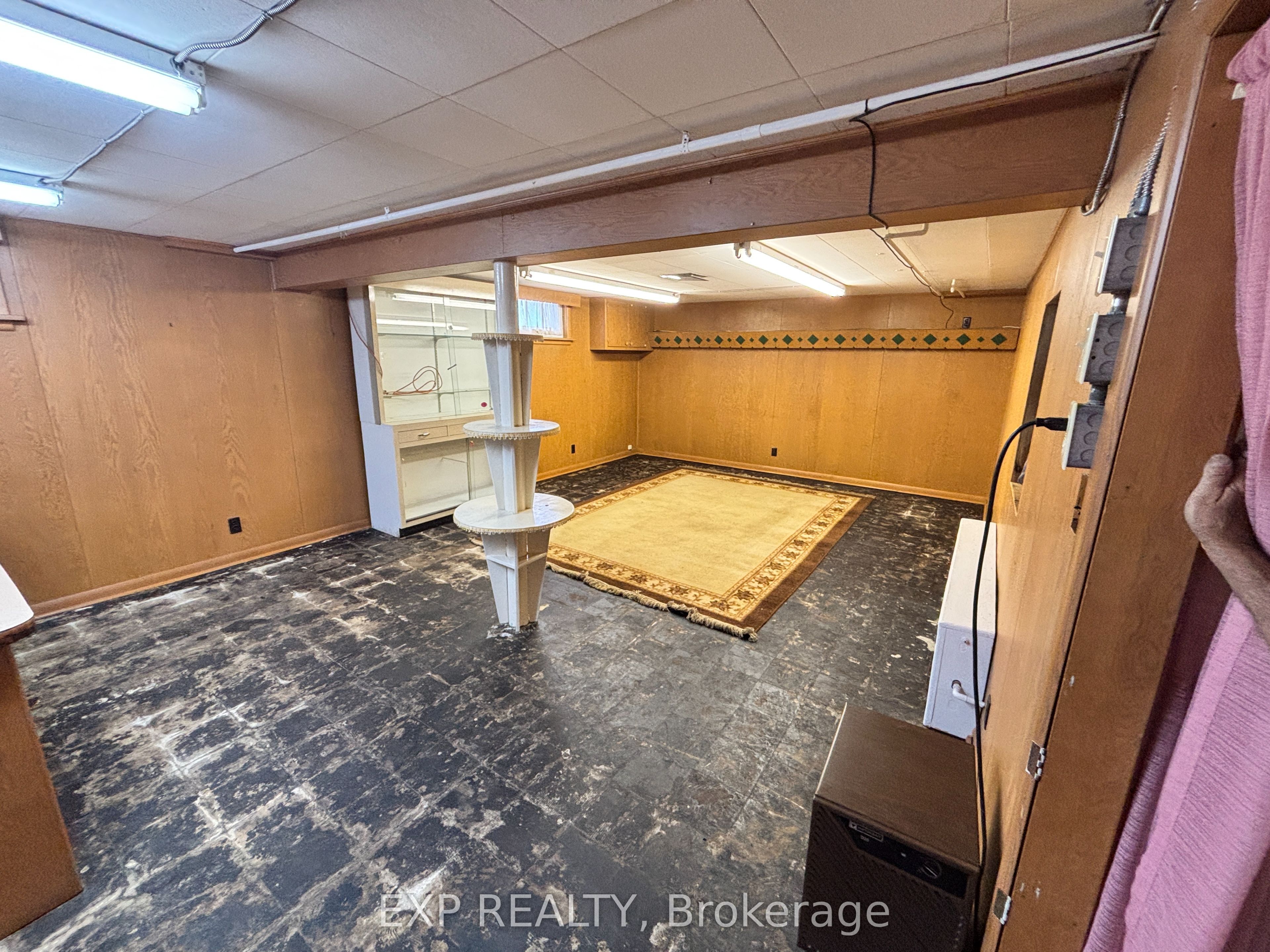 517 Norfolk Street S Property Photo 14