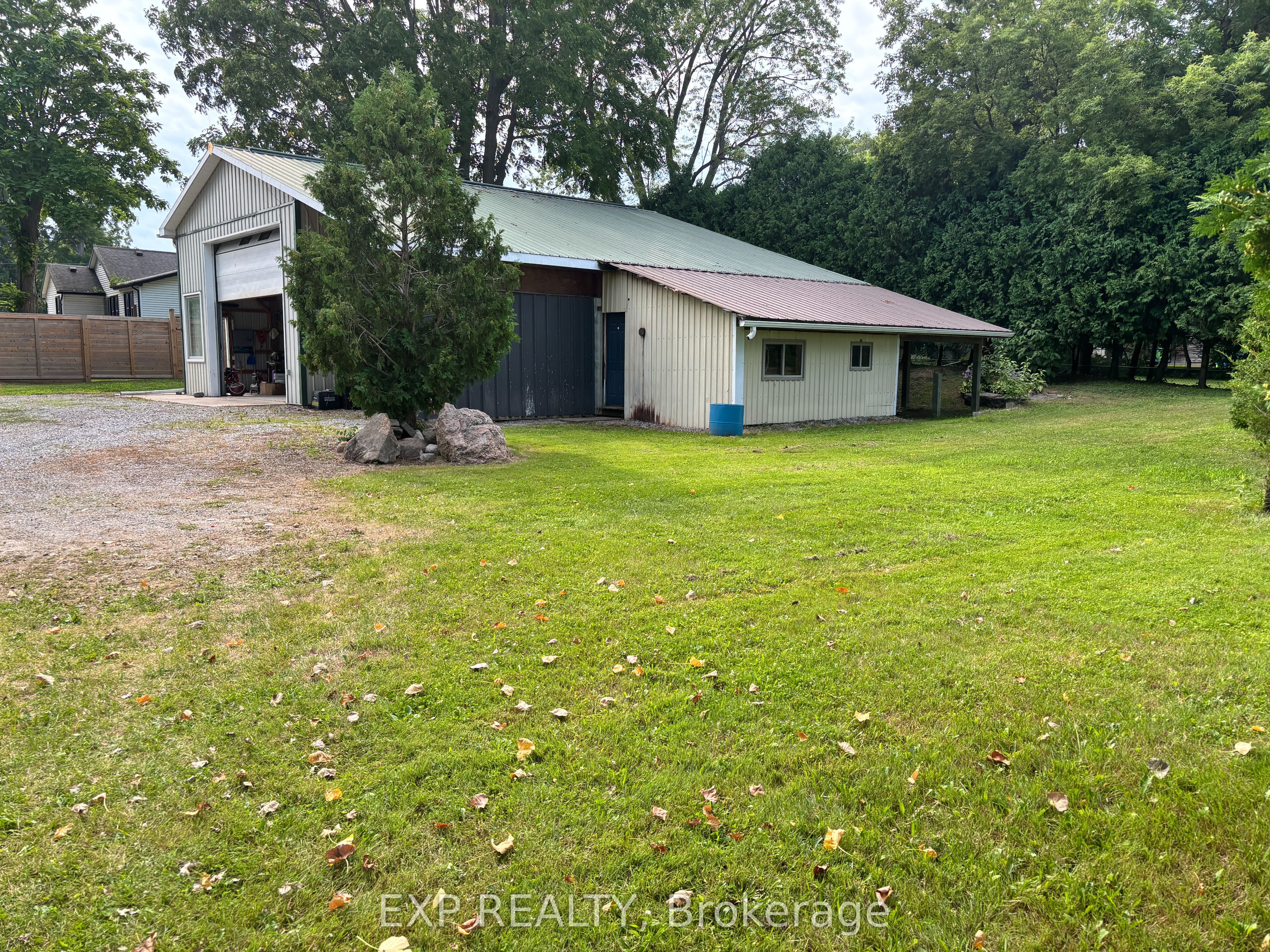 517 Norfolk Street S Property Photo 17