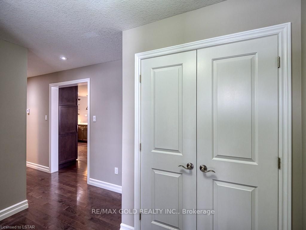1387 Howlett Circle Property Photo 5